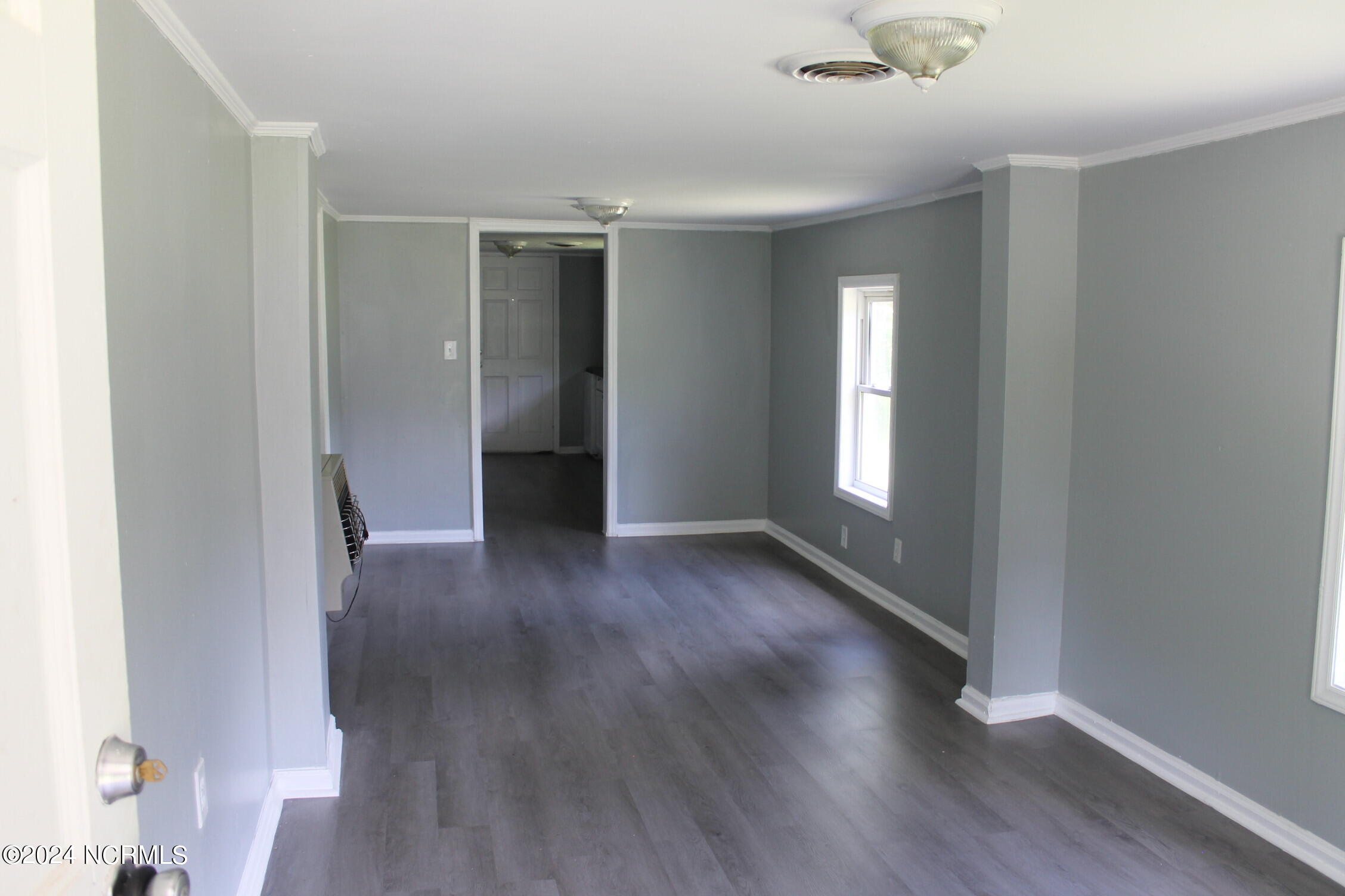415 & 417 Baldwin Circle Property Photo 6