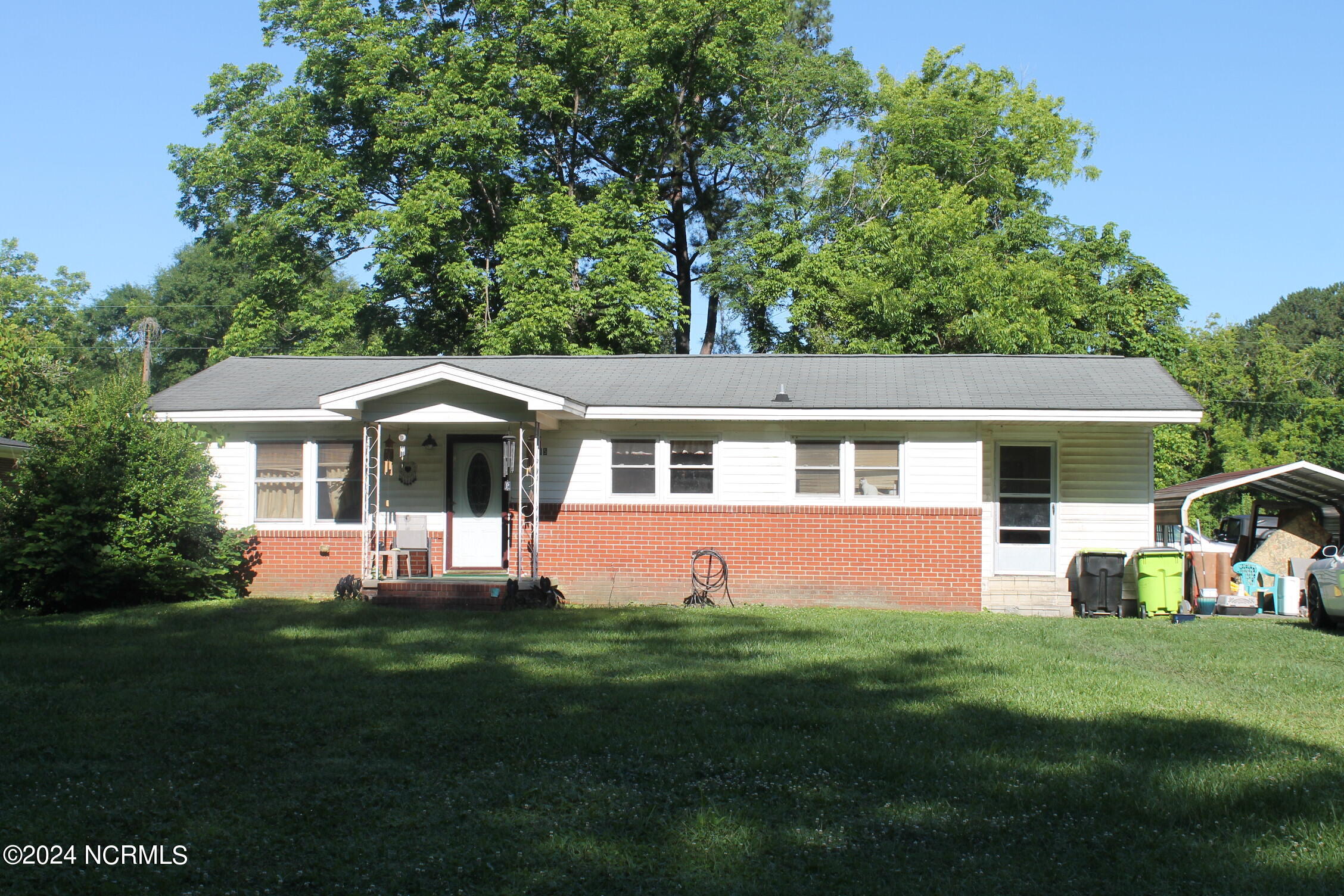 415 & 417 Baldwin Circle Property Photo 9