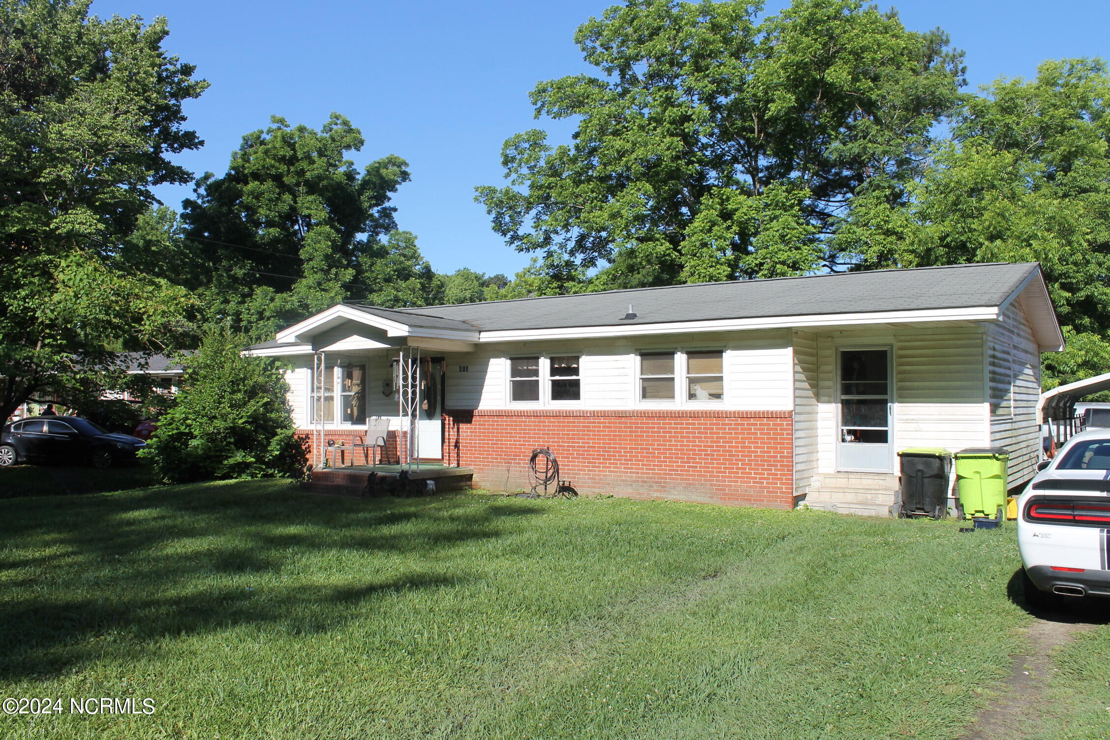 415 & 417 Baldwin Circle Property Photo 10