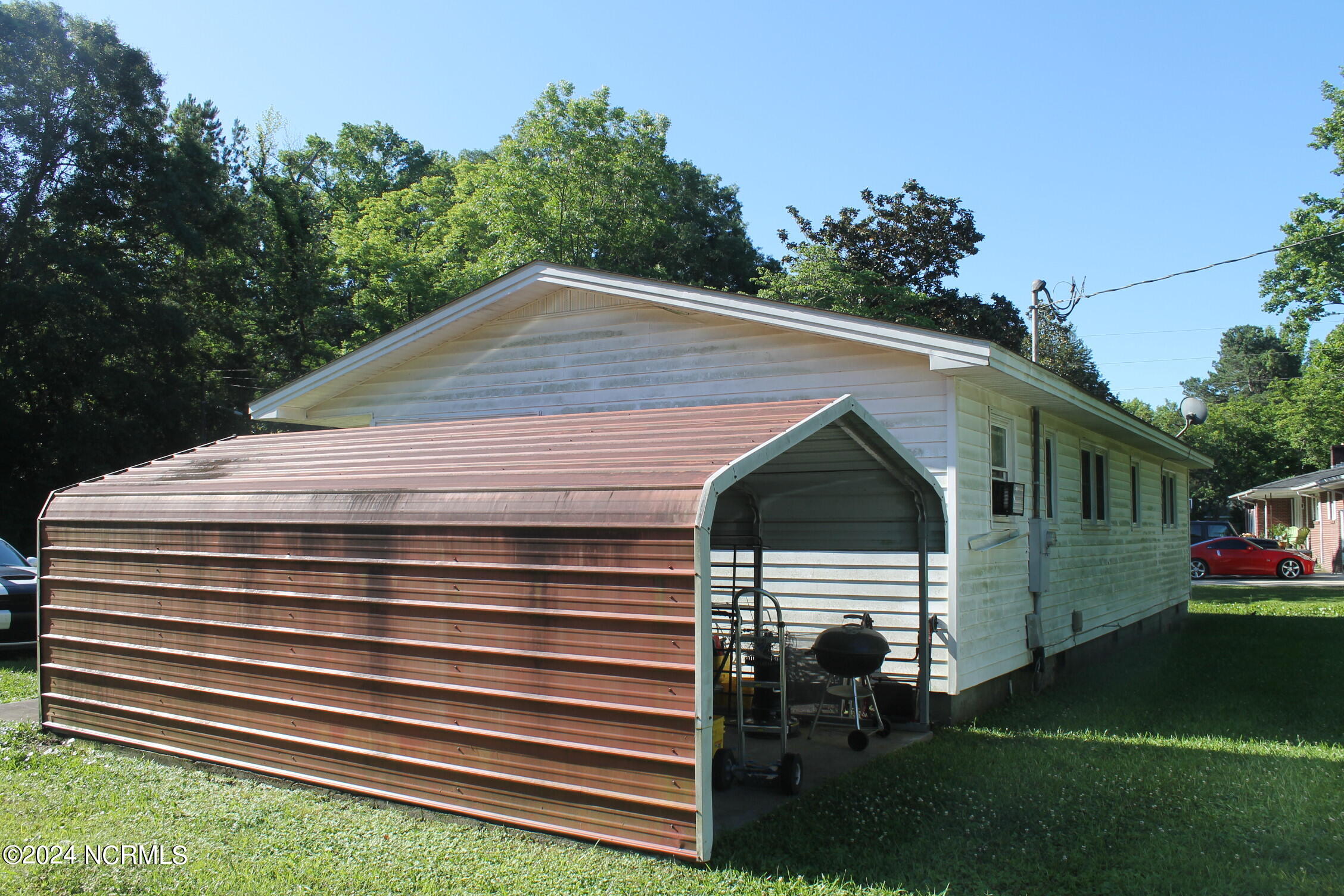 415 & 417 Baldwin Circle Property Photo 11