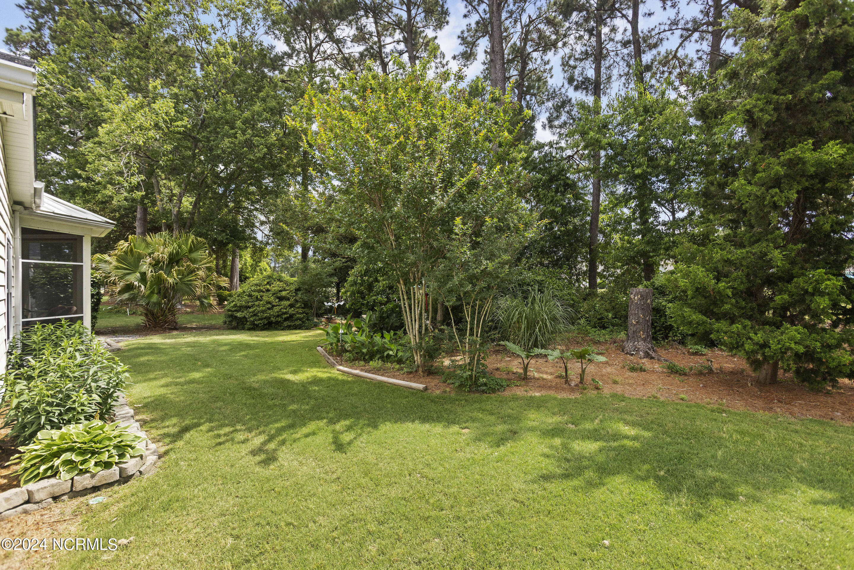 4989 Glen Cove Drive Property Photo 8
