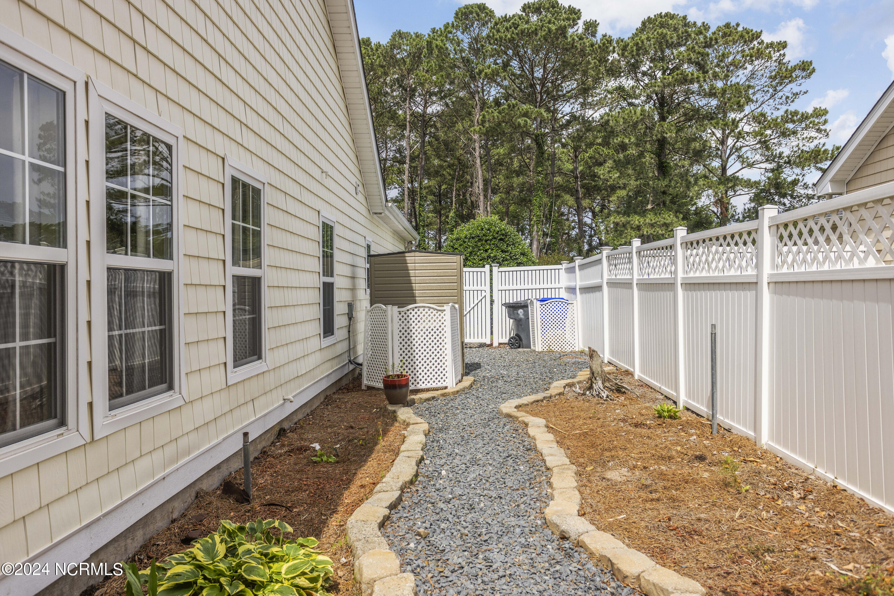 4989 Glen Cove Drive Property Photo 12