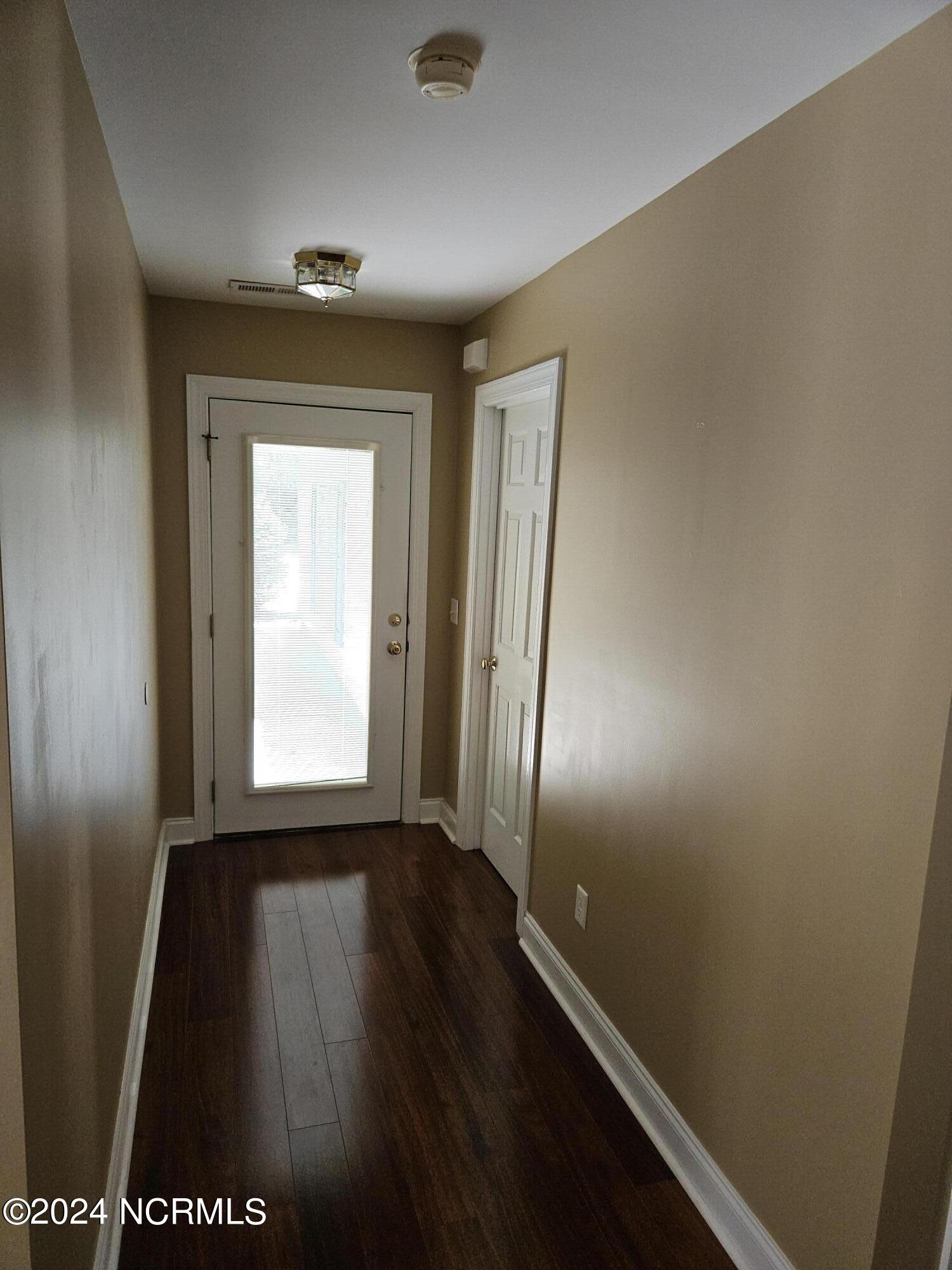 4989 Glen Cove Drive Property Photo 16