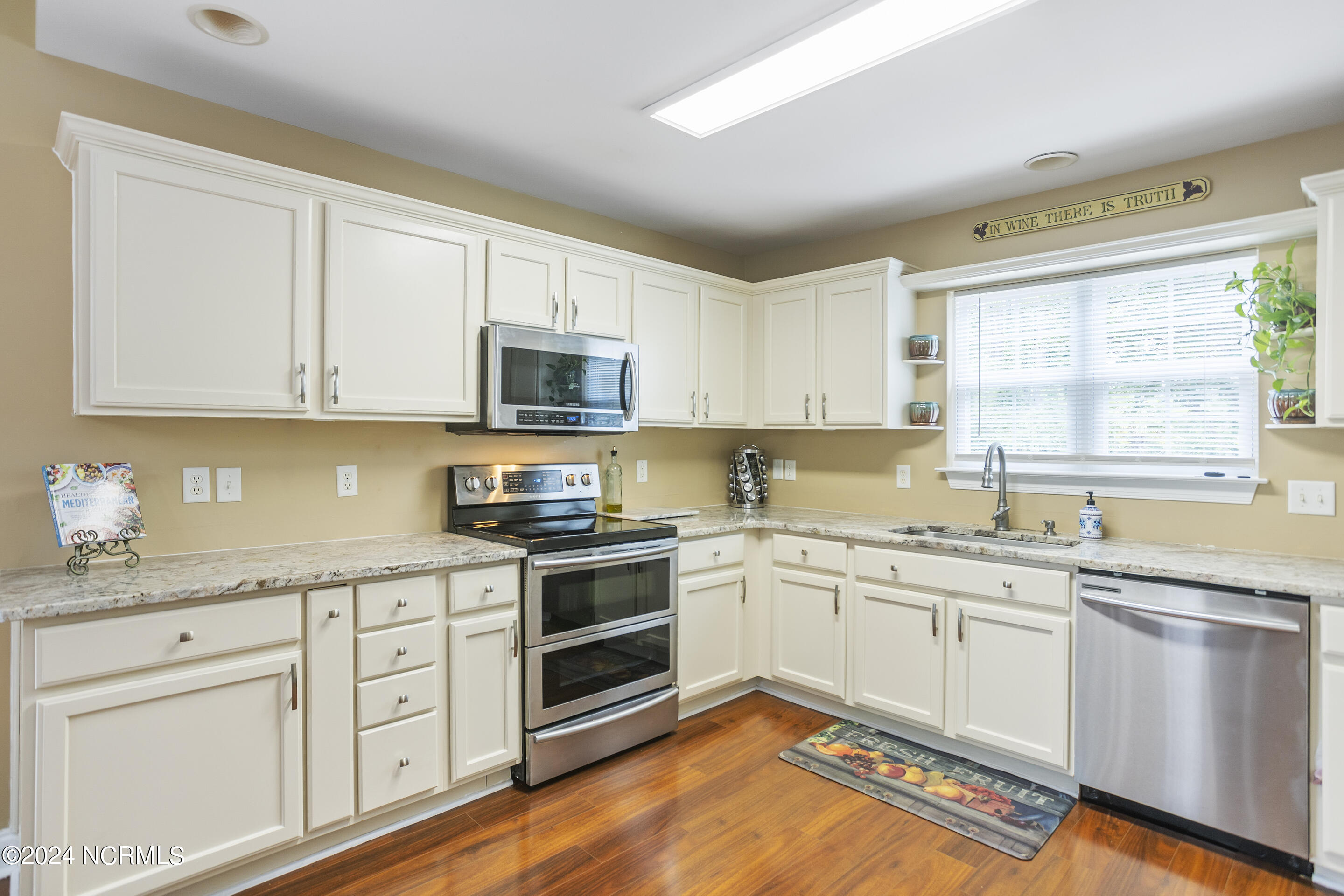 4989 Glen Cove Drive Property Photo 21