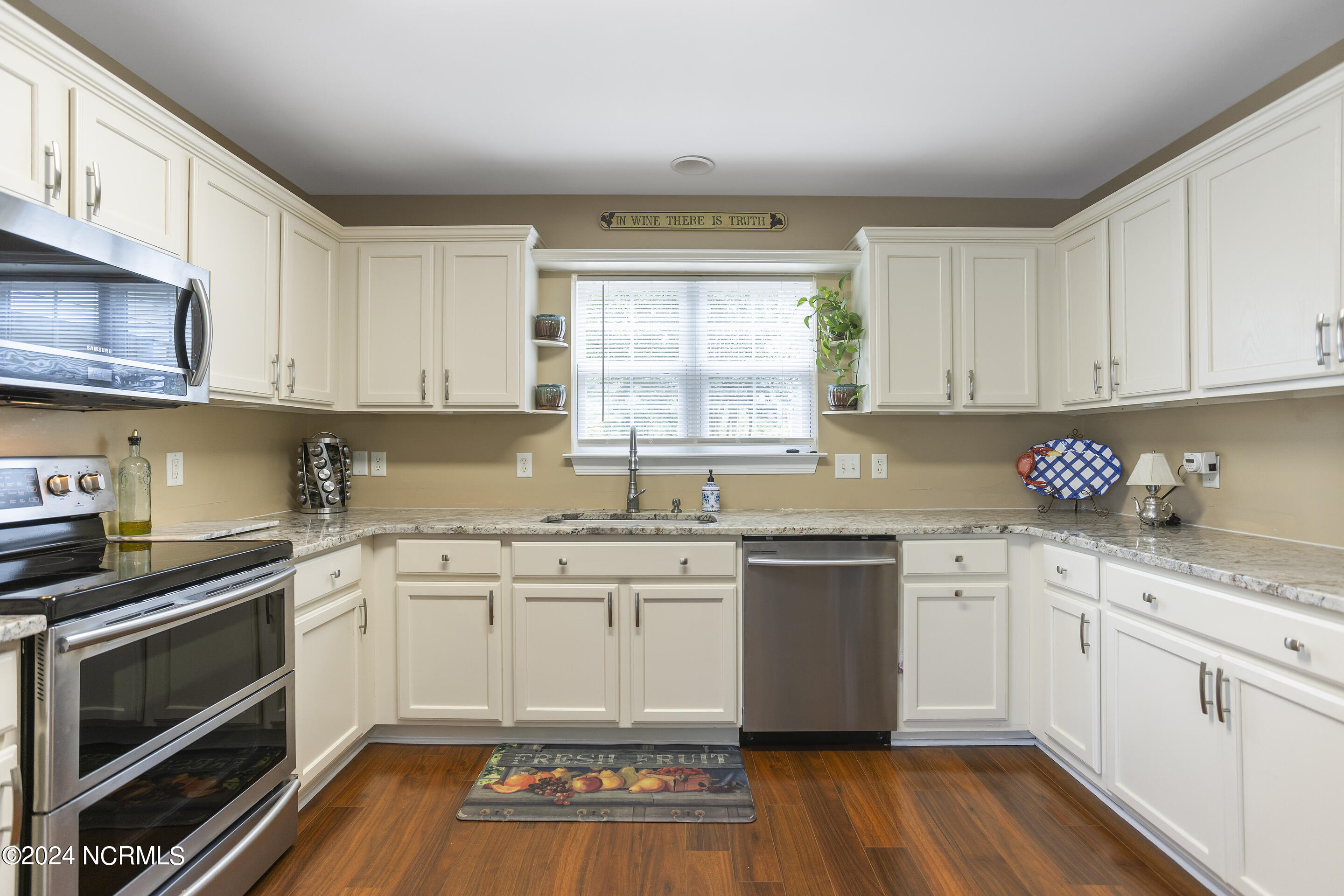 4989 Glen Cove Drive Property Photo 23