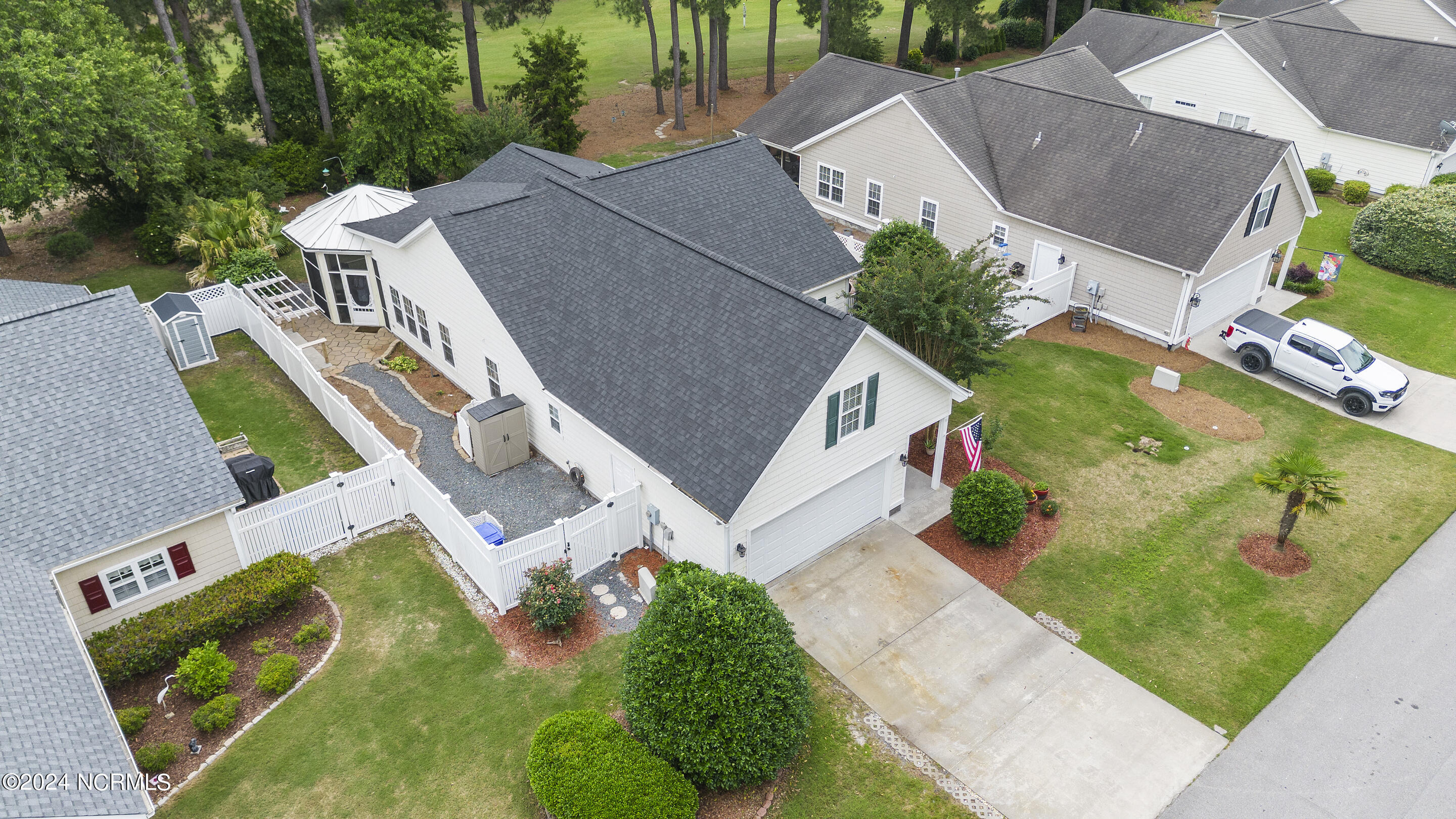 4989 Glen Cove Drive Property Photo 27