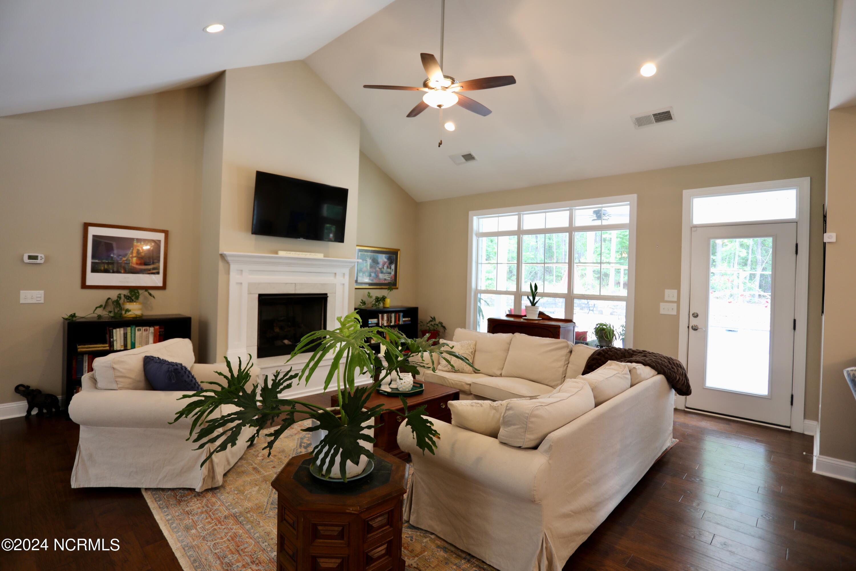 135 Autumn Ridge Property Photo 18
