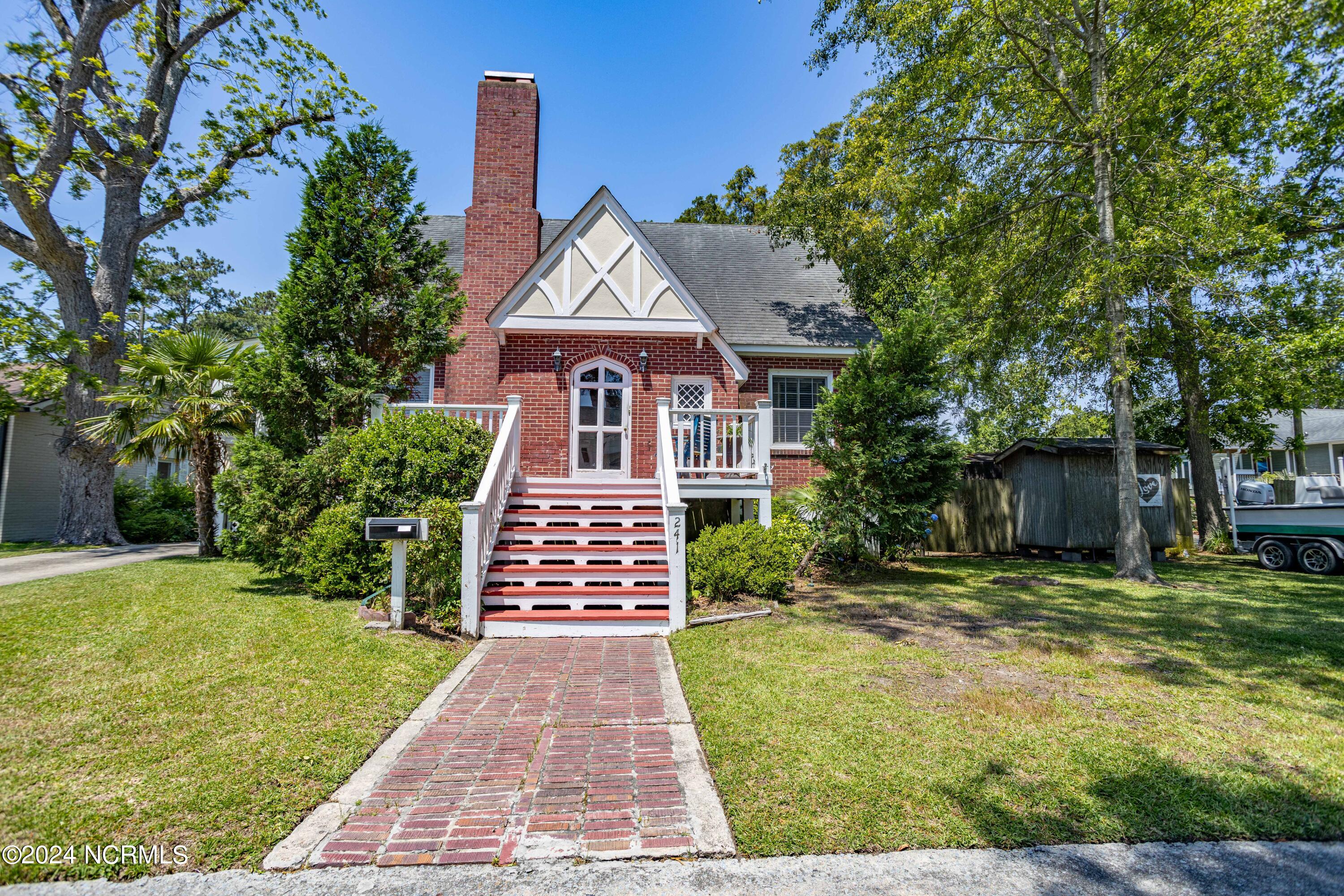 241 Riverview Street Property Photo 1
