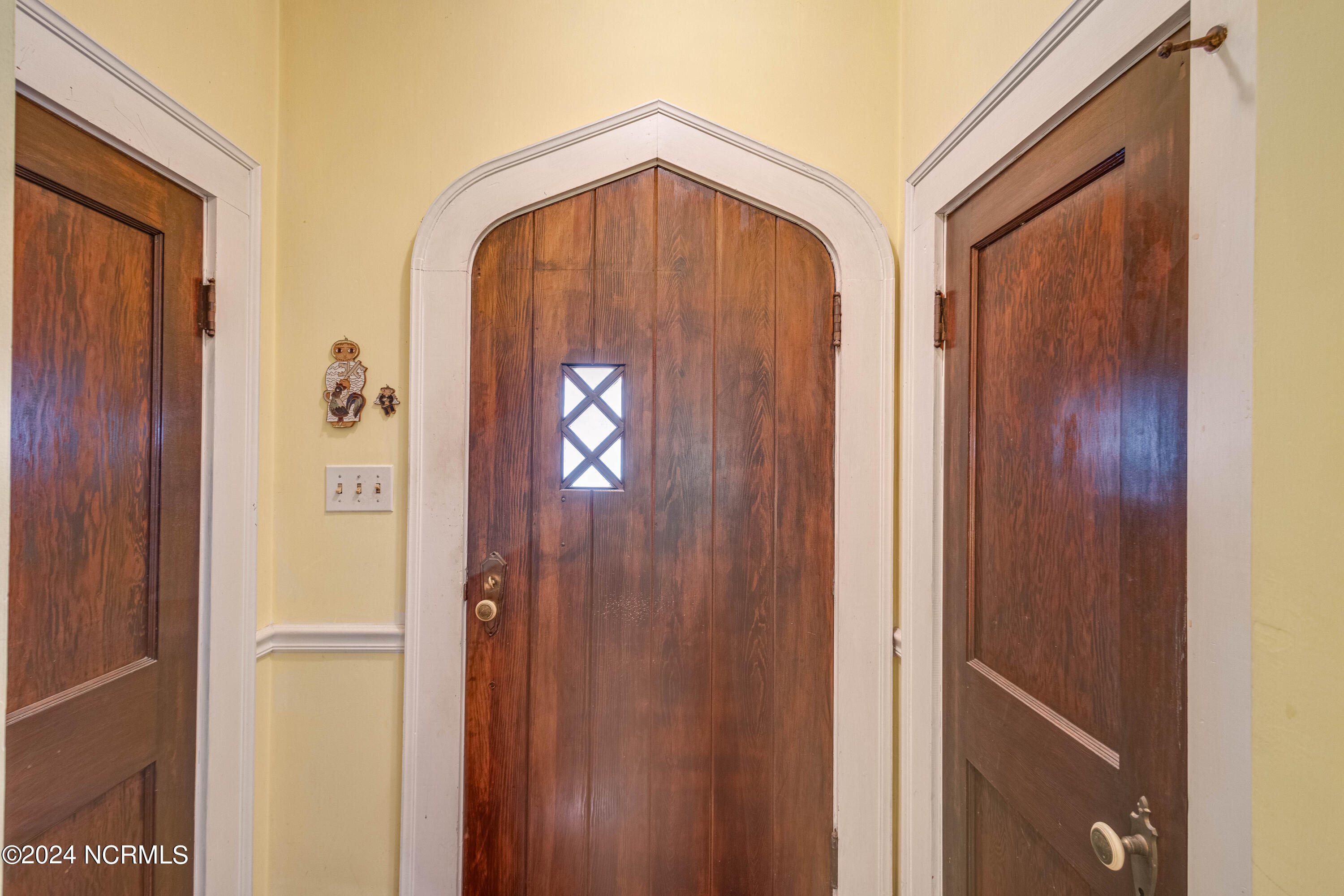 241 Riverview Street Property Photo 8