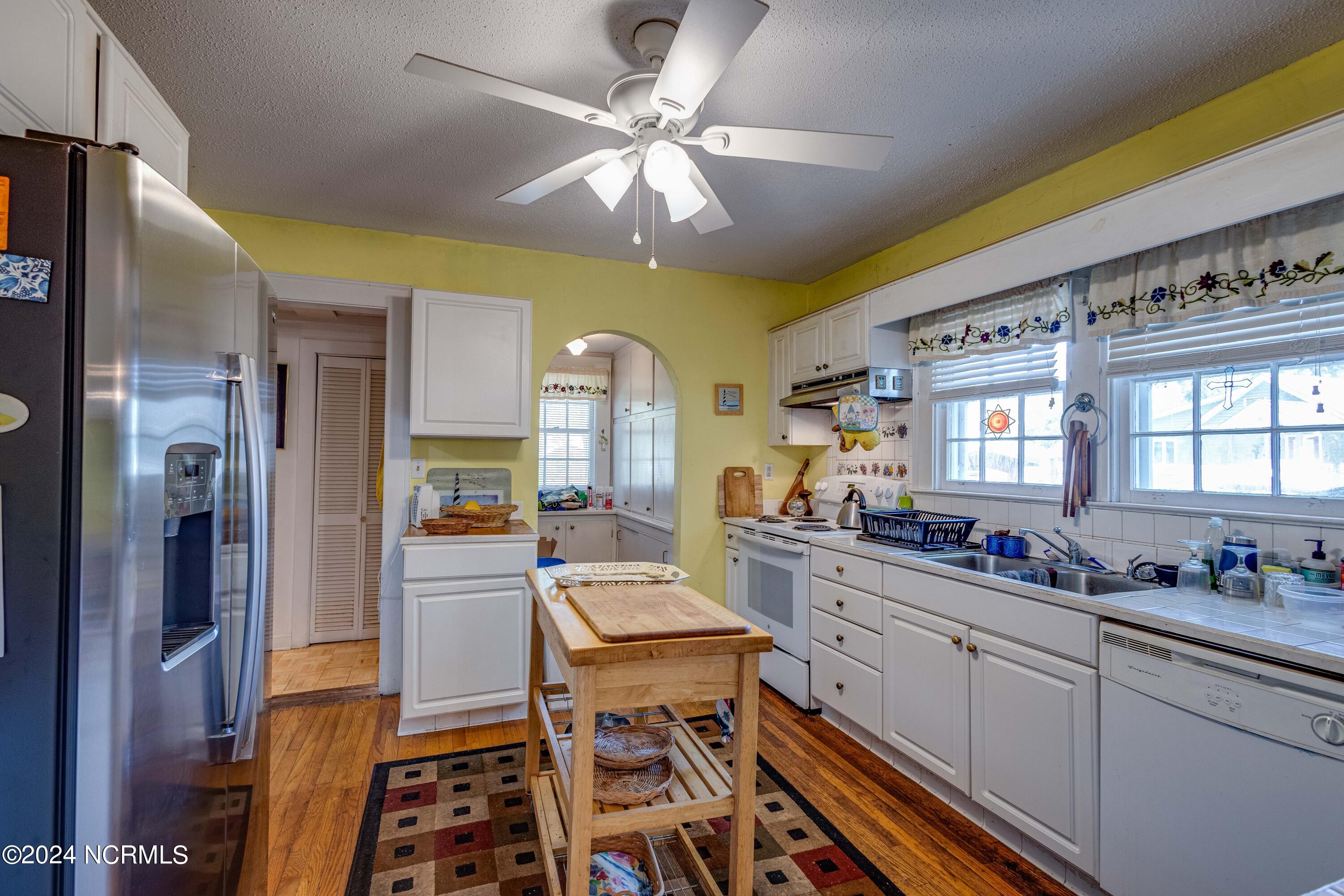 241 Riverview Street Property Photo 14