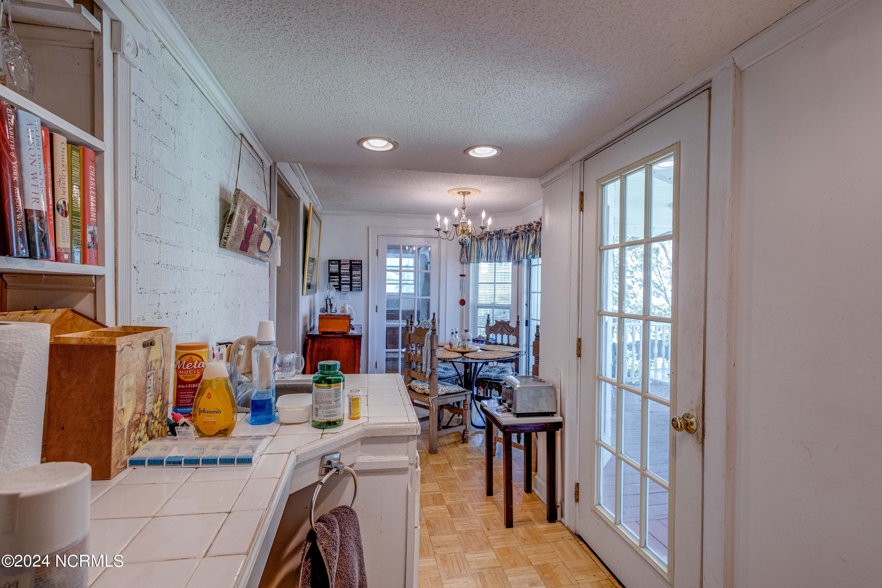 241 Riverview Street Property Photo 18