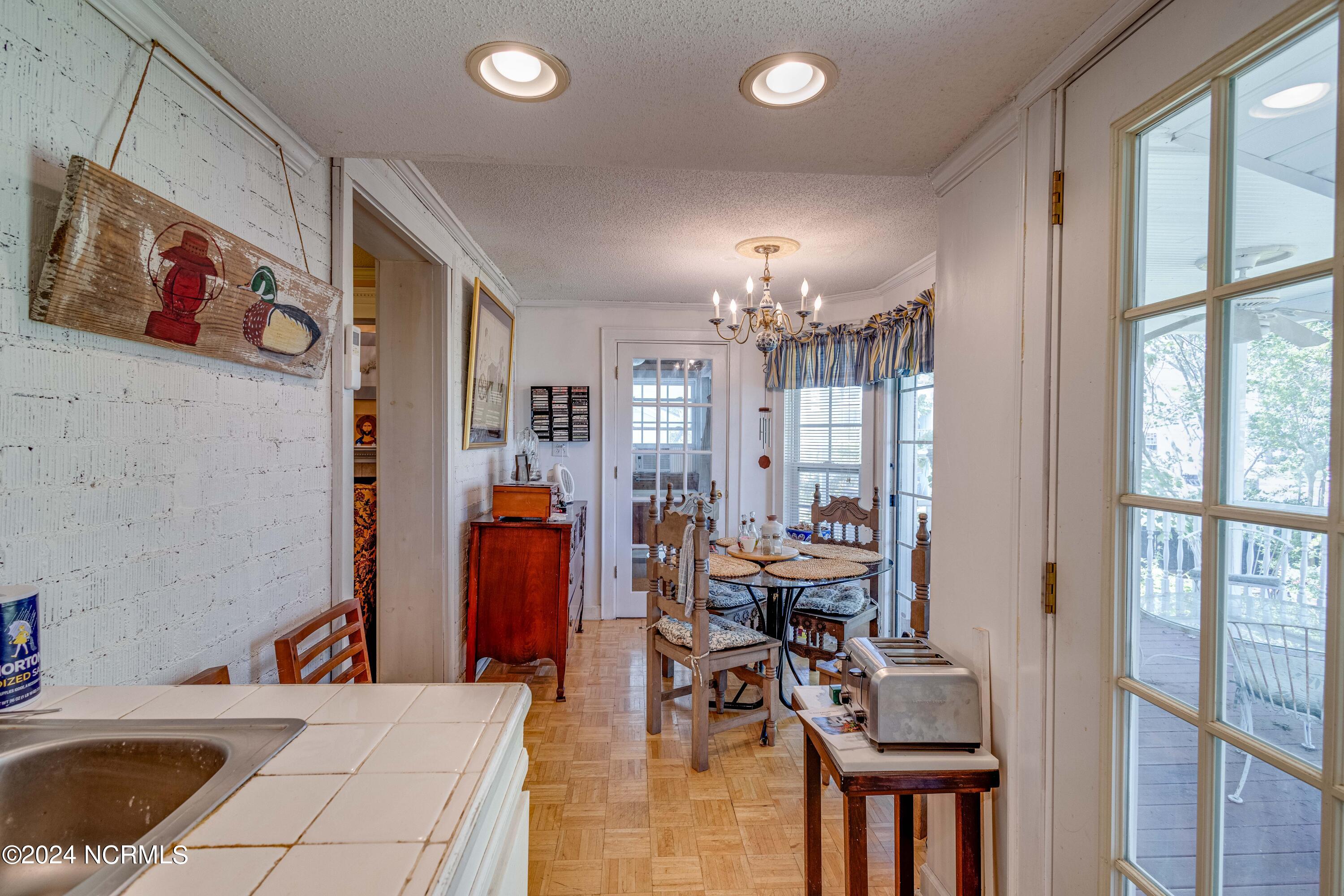 241 Riverview Street Property Photo 19