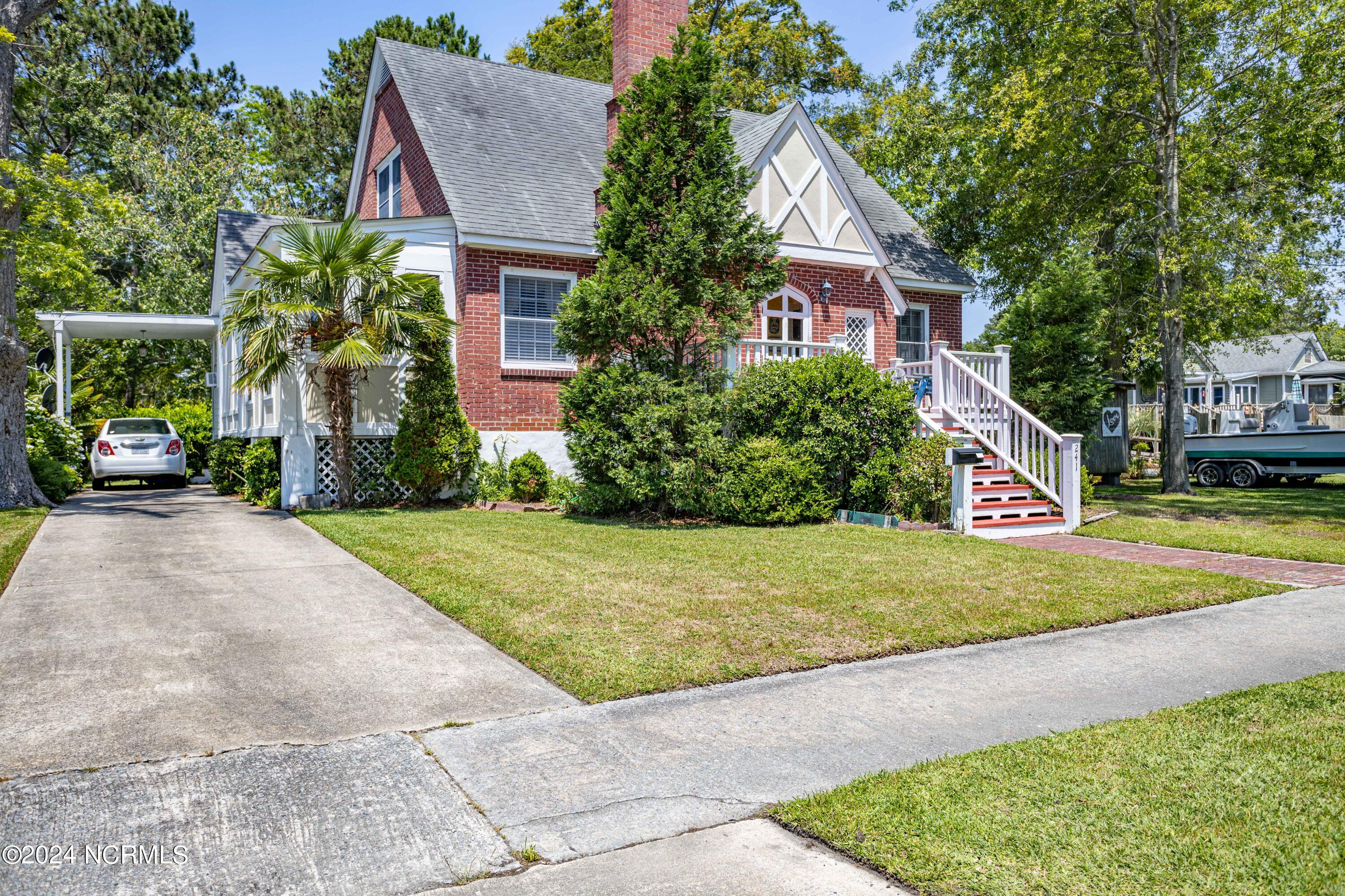 241 Riverview Street Property Photo 58
