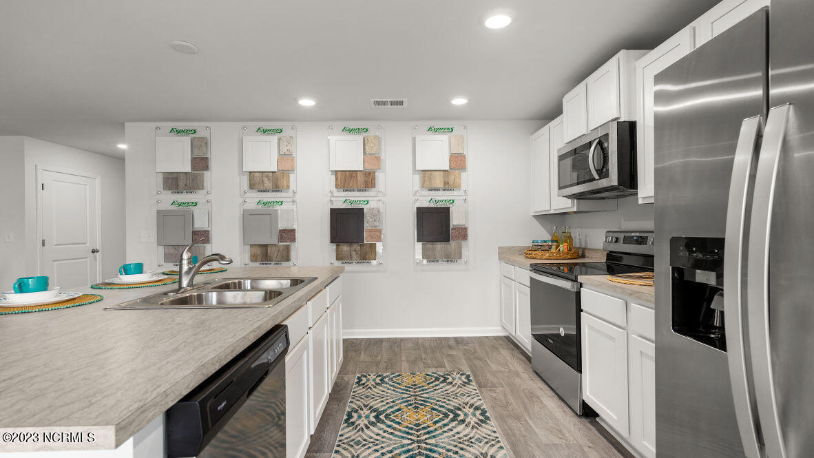 3858 Lady Bug Drive Property Photo 6
