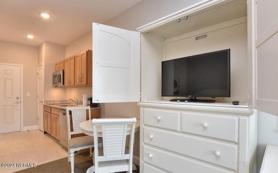 704 E Moore Street 116 Property Photo 16