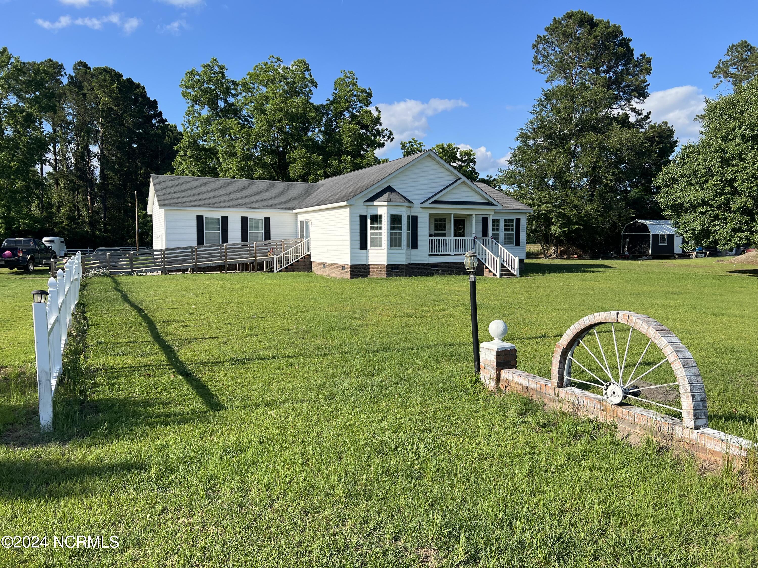 10489 Haynes Lennon Highway Property Photo 2