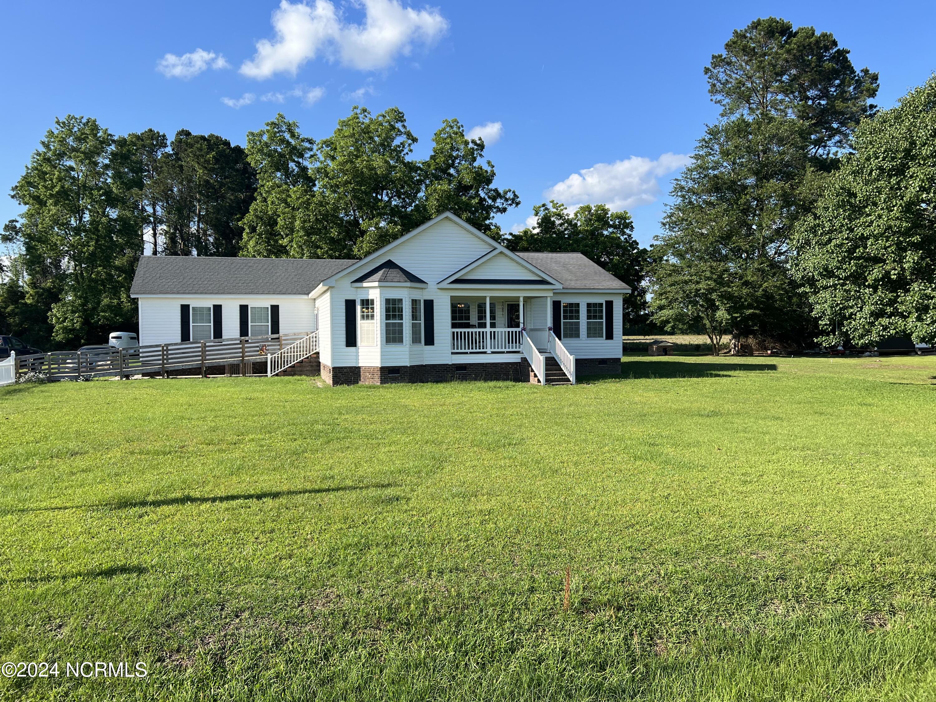 10489 Haynes Lennon Highway Property Photo 3