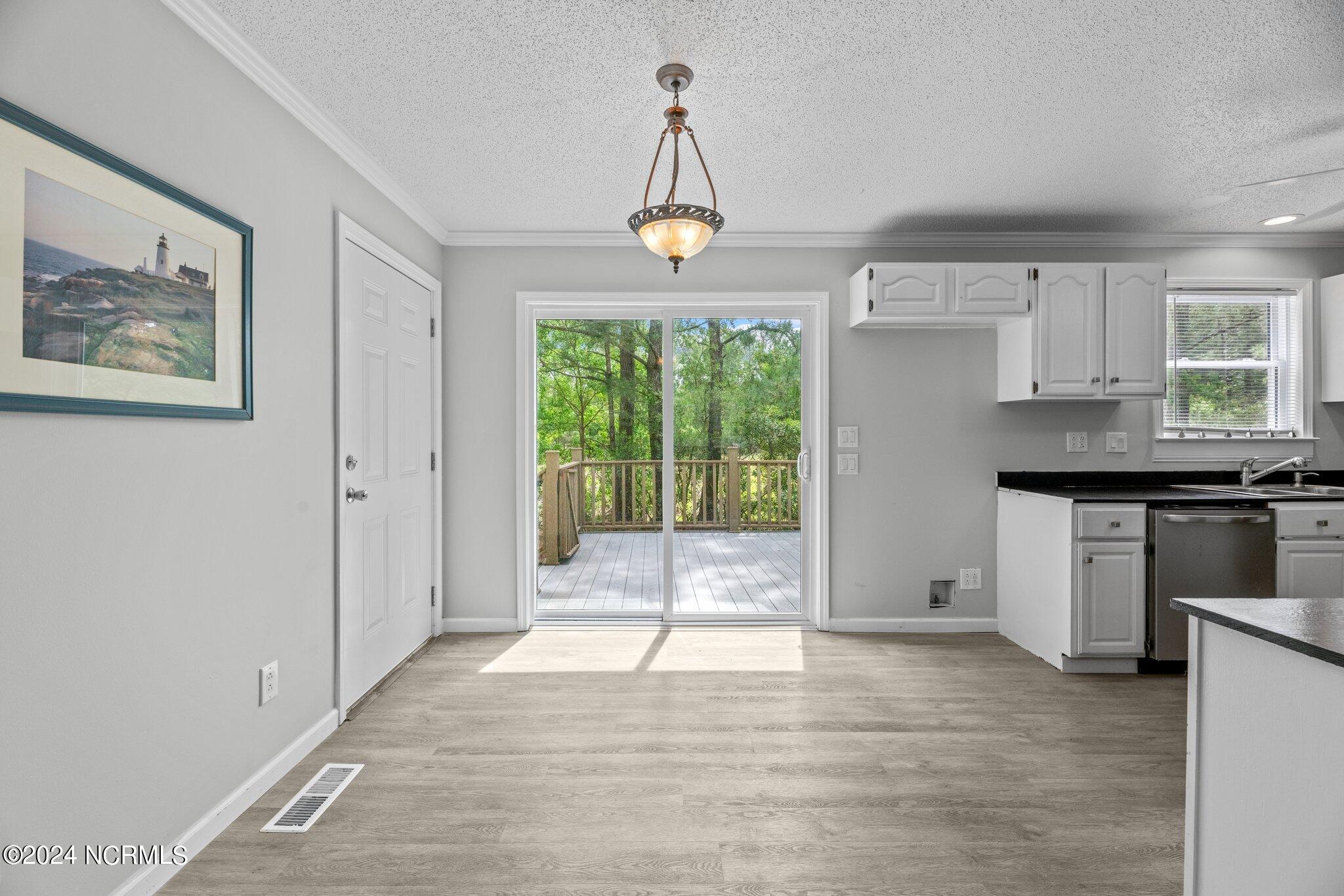 921 Hurricane Court Property Photo 4