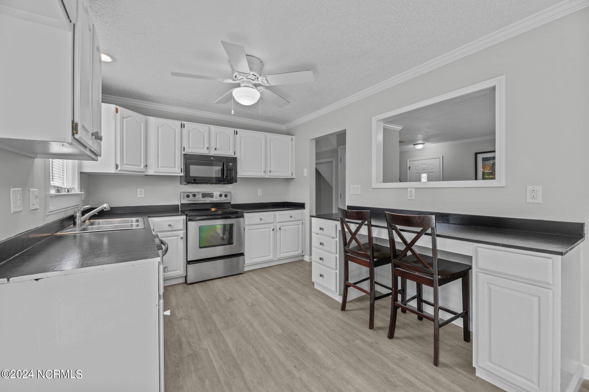 921 Hurricane Court Property Photo 7