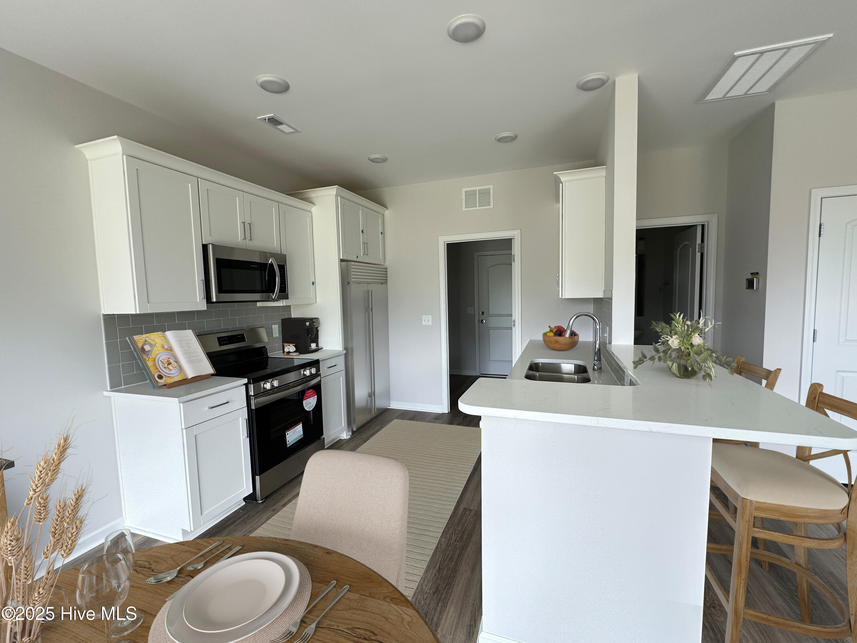 817 Red Sky Lane Property Photo 4