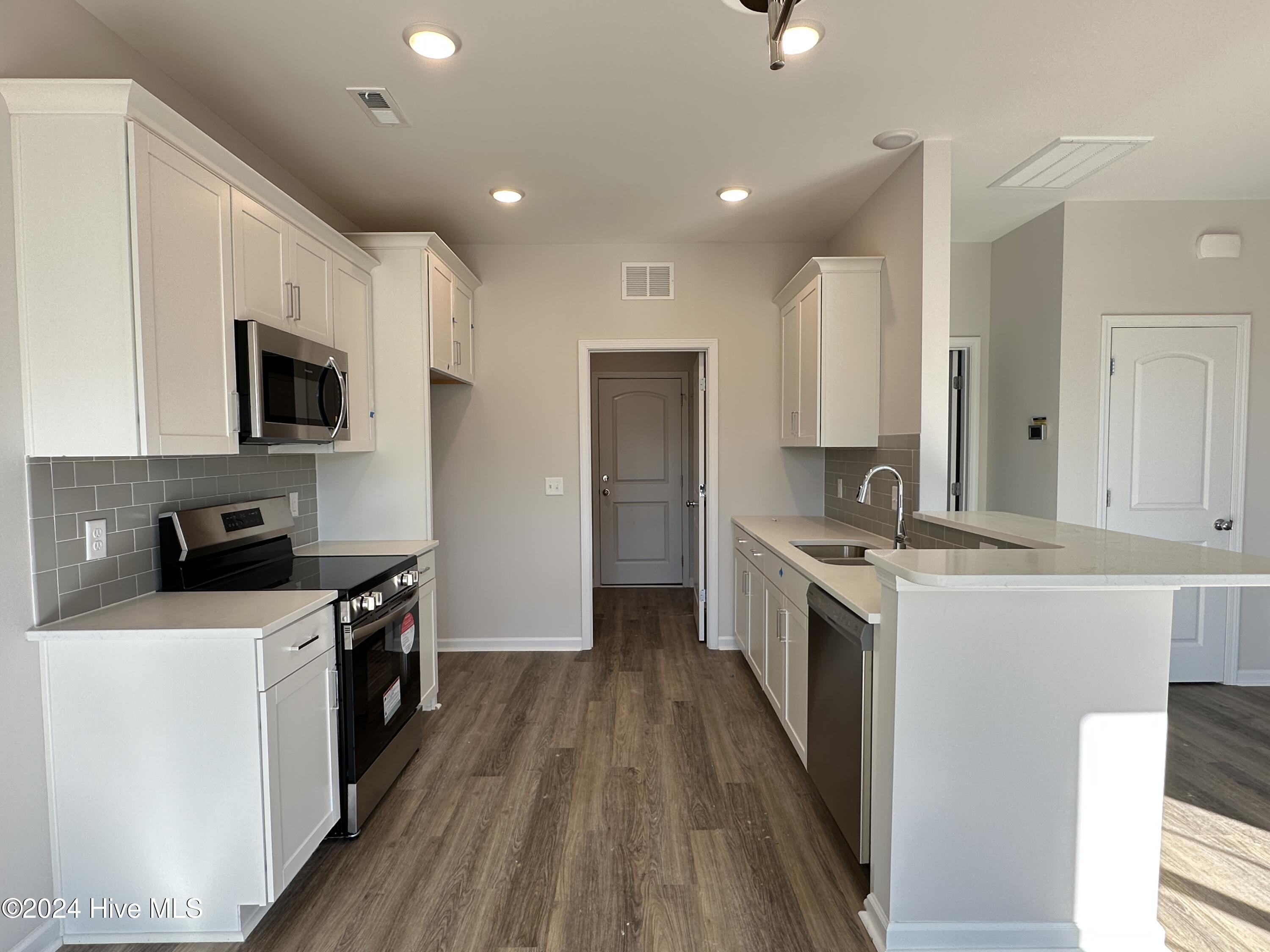 817 Red Sky Lane Property Photo 9