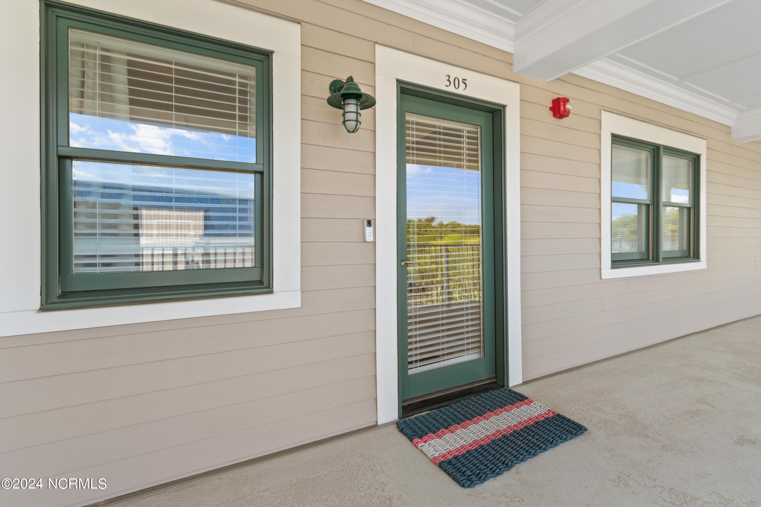 2571 St James Drive Unit 305 Property Photo 6