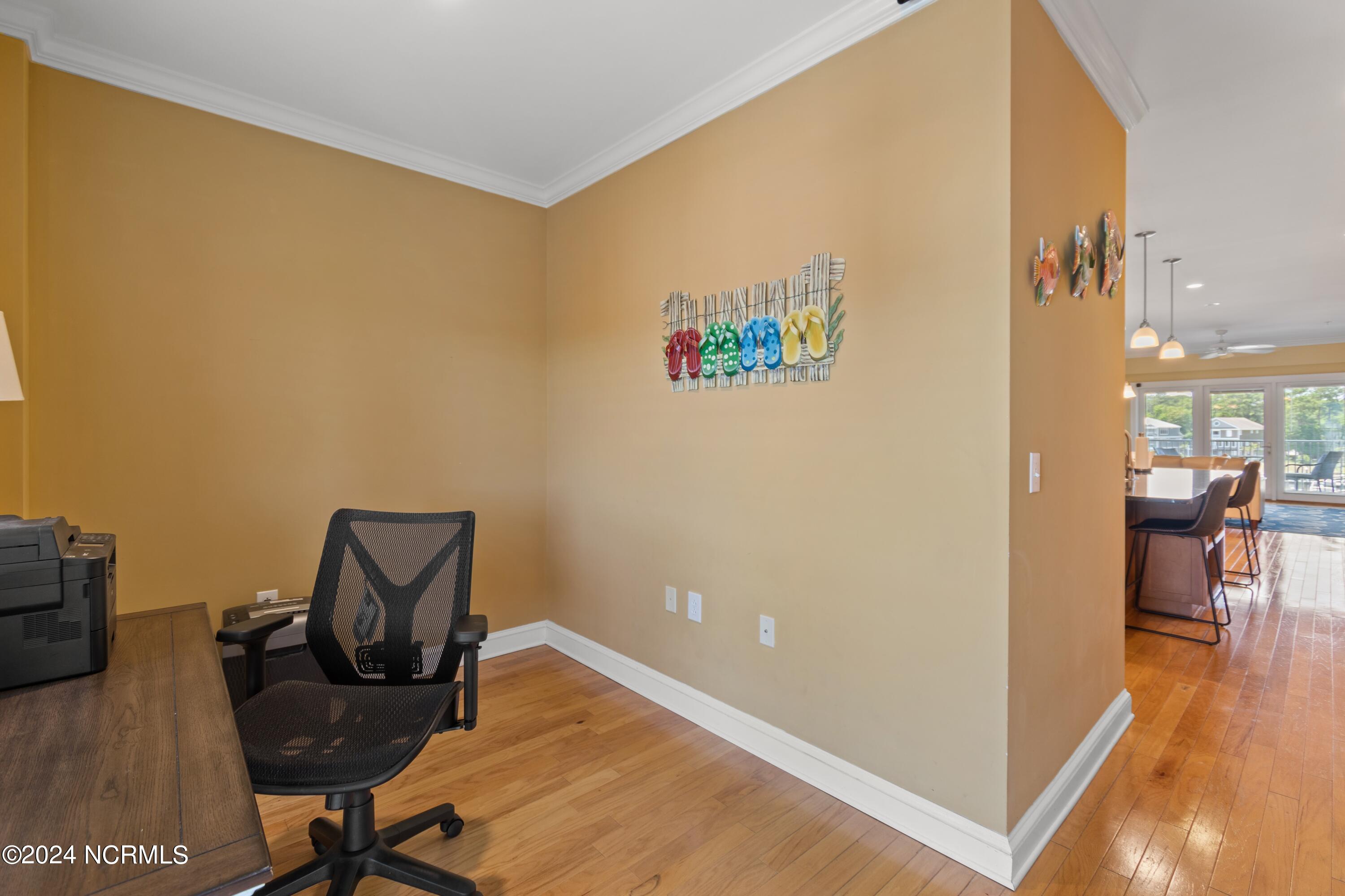 2571 St James Drive Unit 305 Property Photo 11