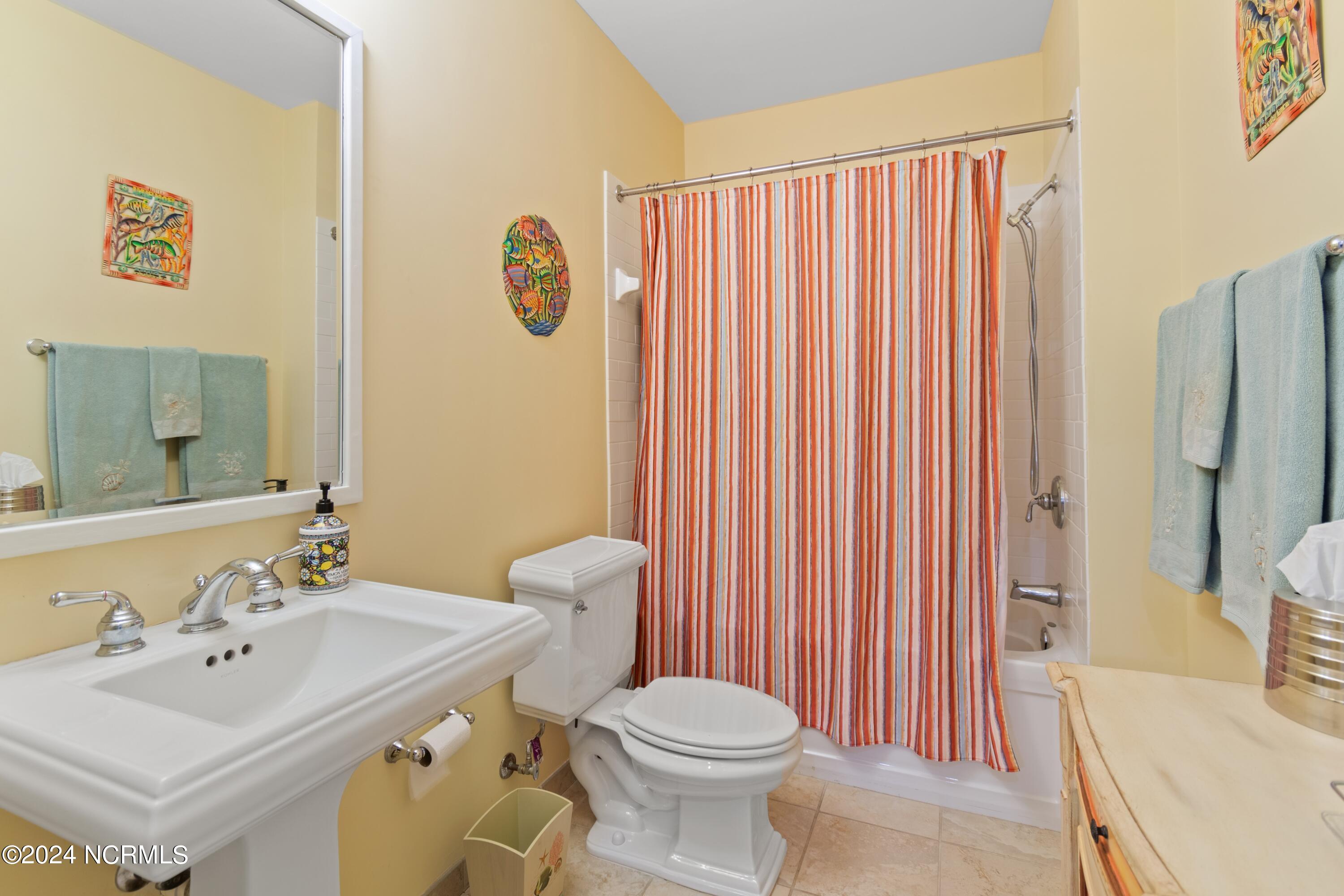 2571 St James Drive Unit 305 Property Photo 14