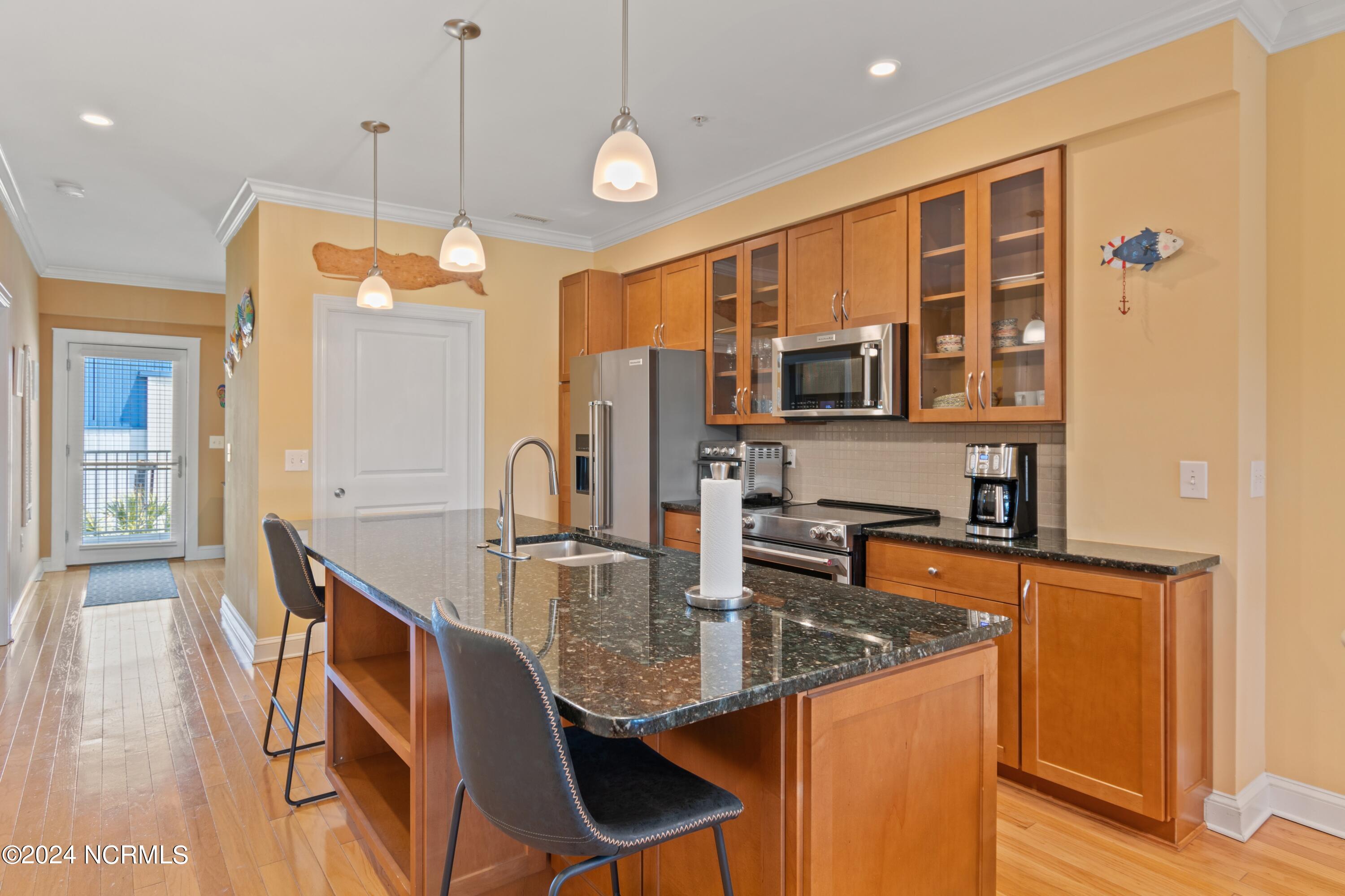 2571 St James Drive Unit 305 Property Photo 16