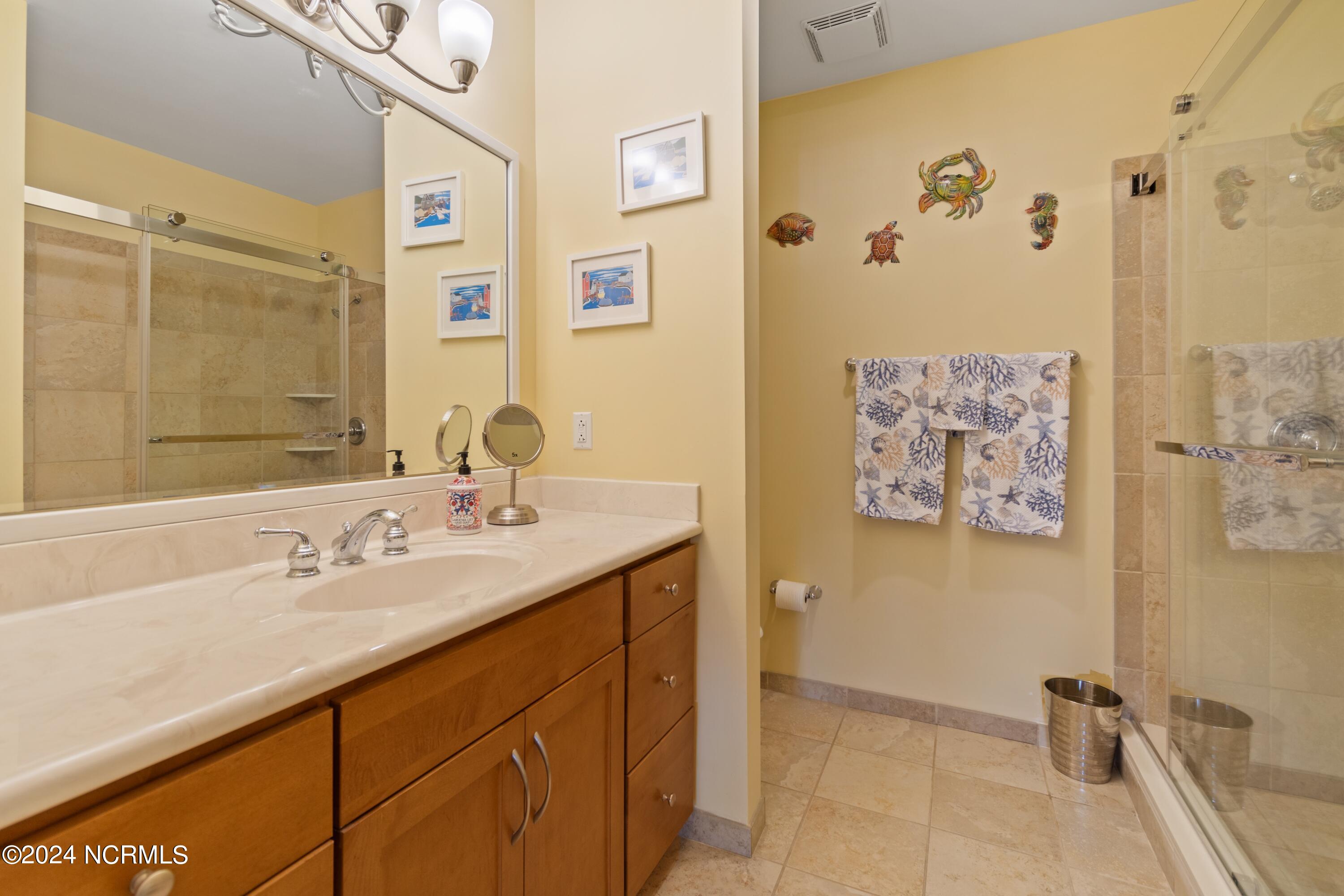 2571 St James Drive Unit 305 Property Photo 29