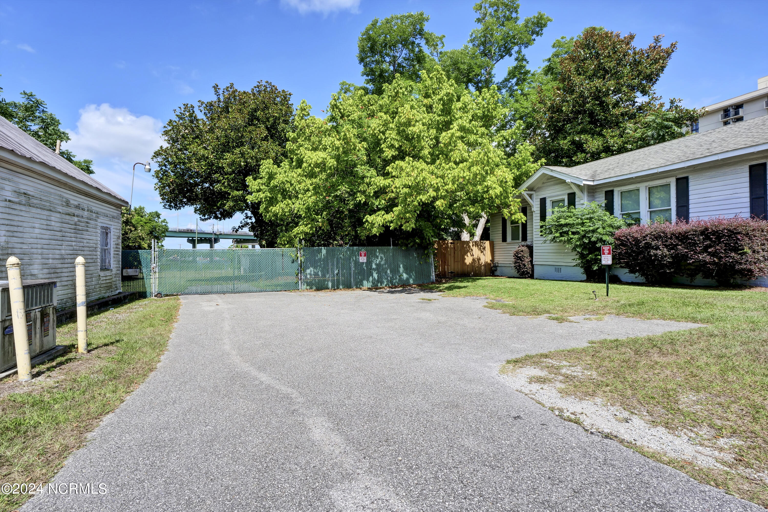 610 S Front Street Property Photo 1