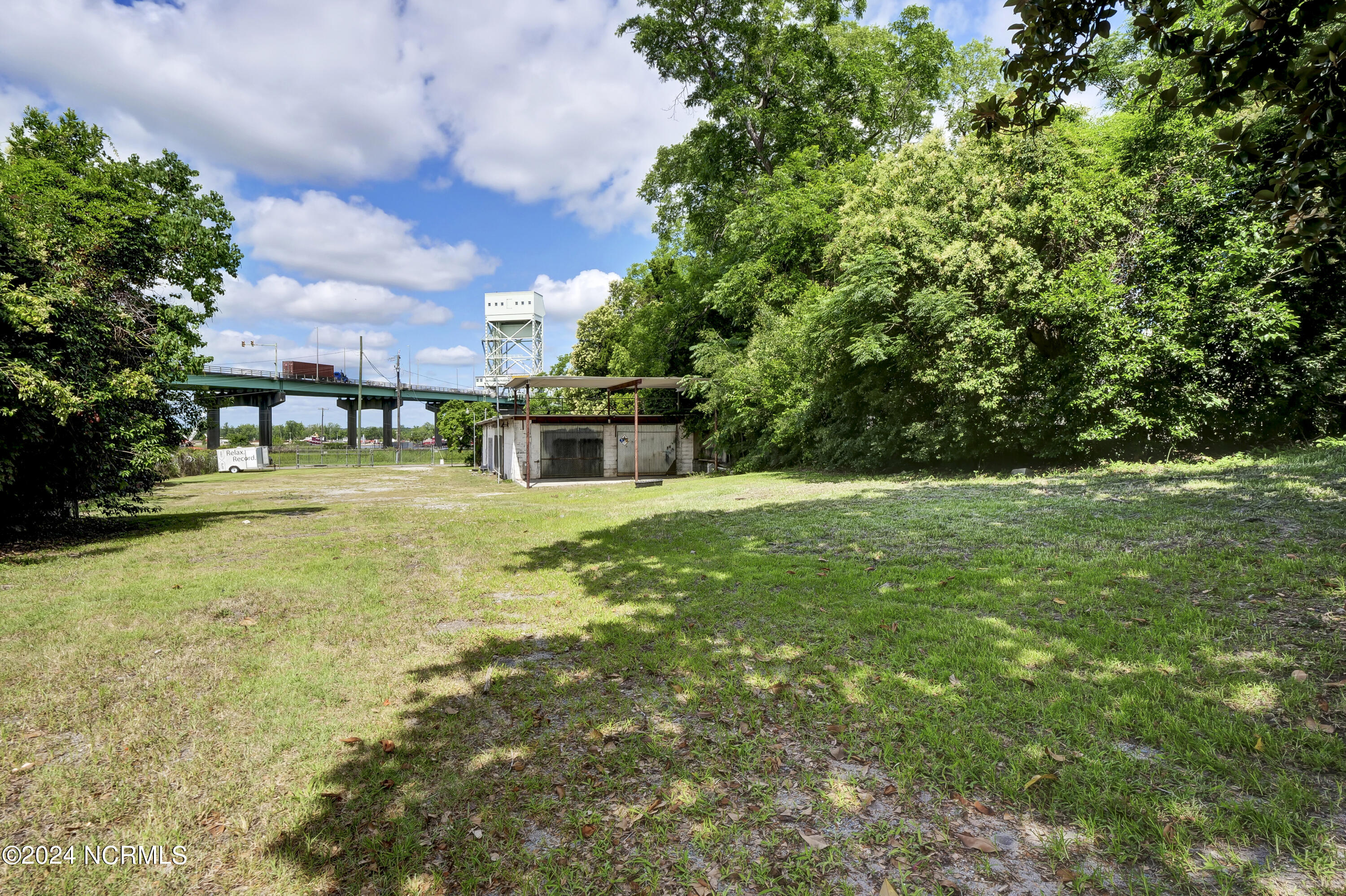 610 S Front Street Property Photo 3
