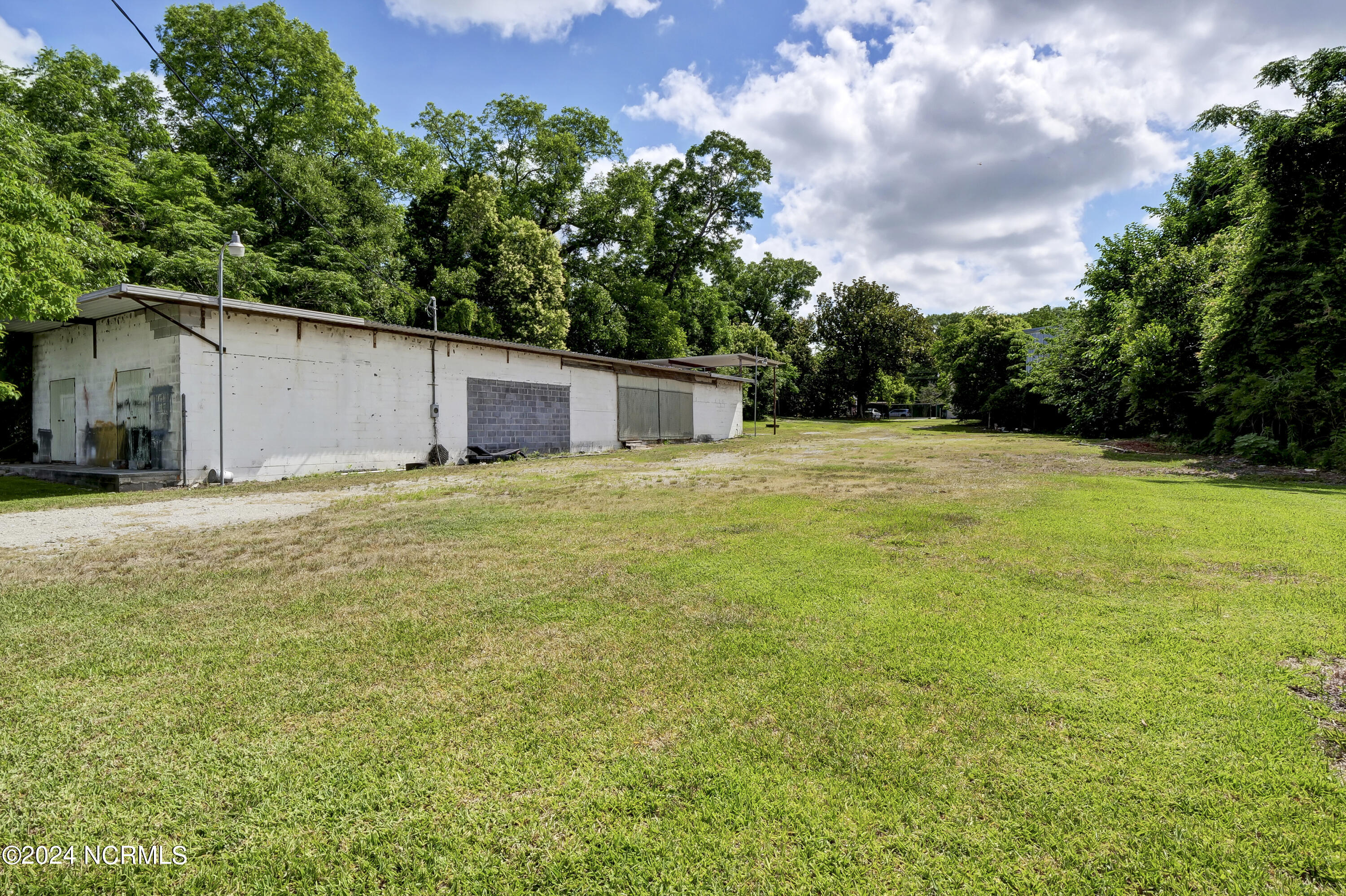 610 S Front Street Property Photo 6
