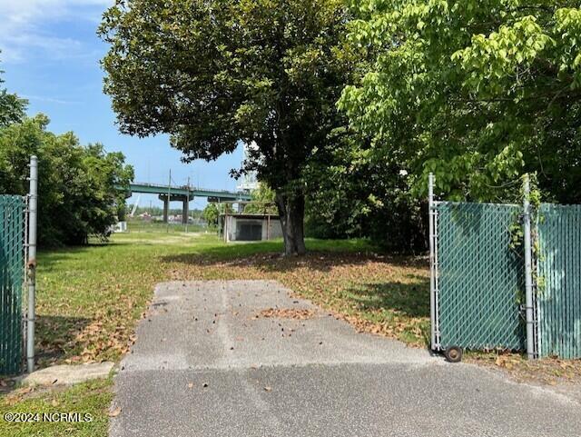 610 S Front Street Property Photo 12