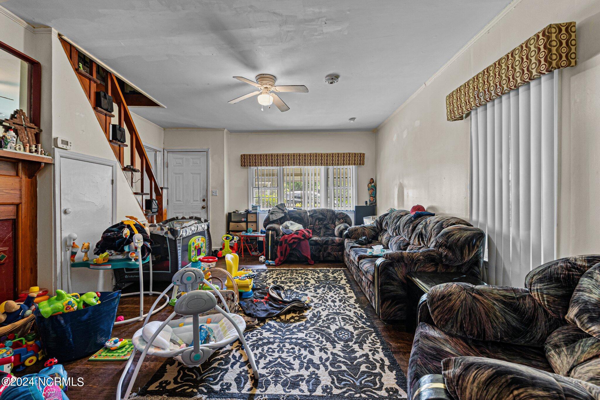 450 W New Hampshire Avenue Property Photo 4