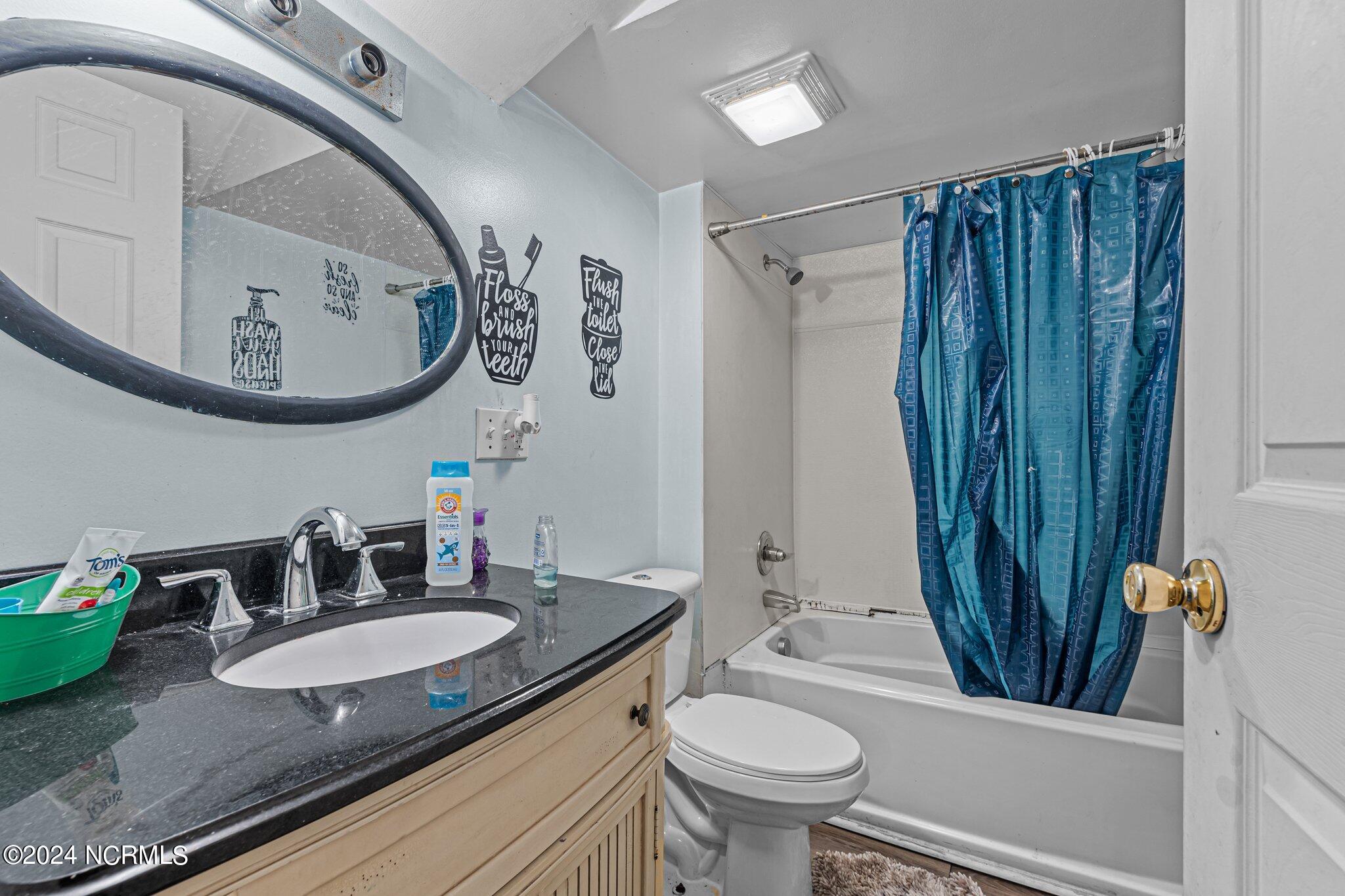 450 W New Hampshire Avenue Property Photo 7