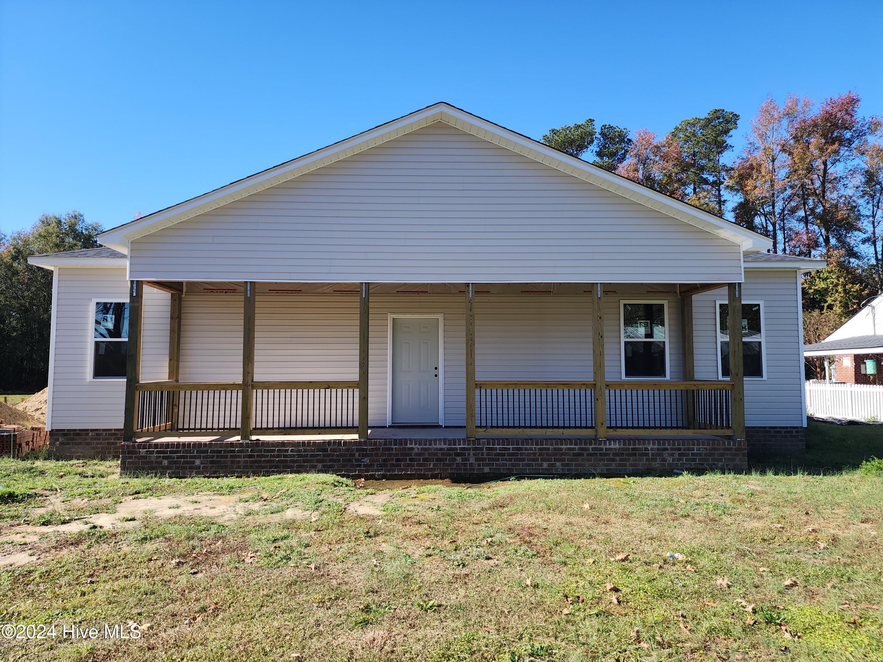 4052 N Pitt Street Property Photo 1