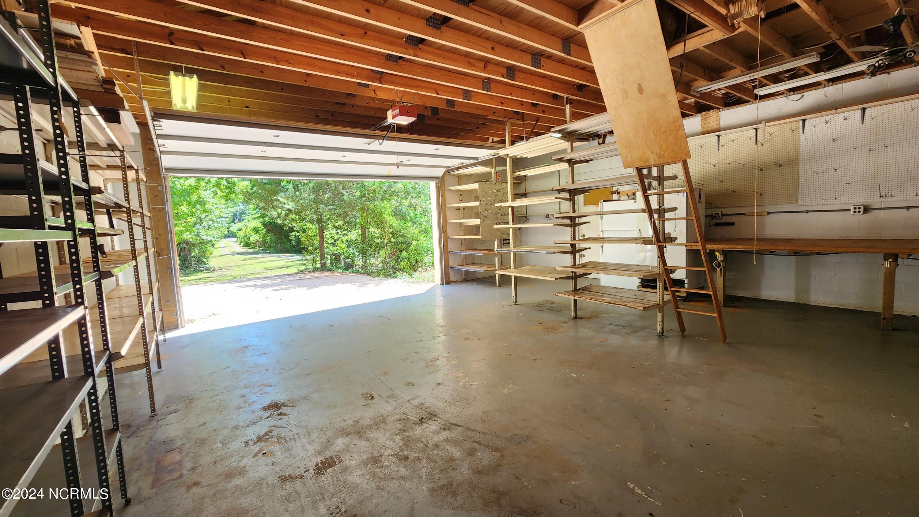 212 Old Nassau Road Property Photo 6