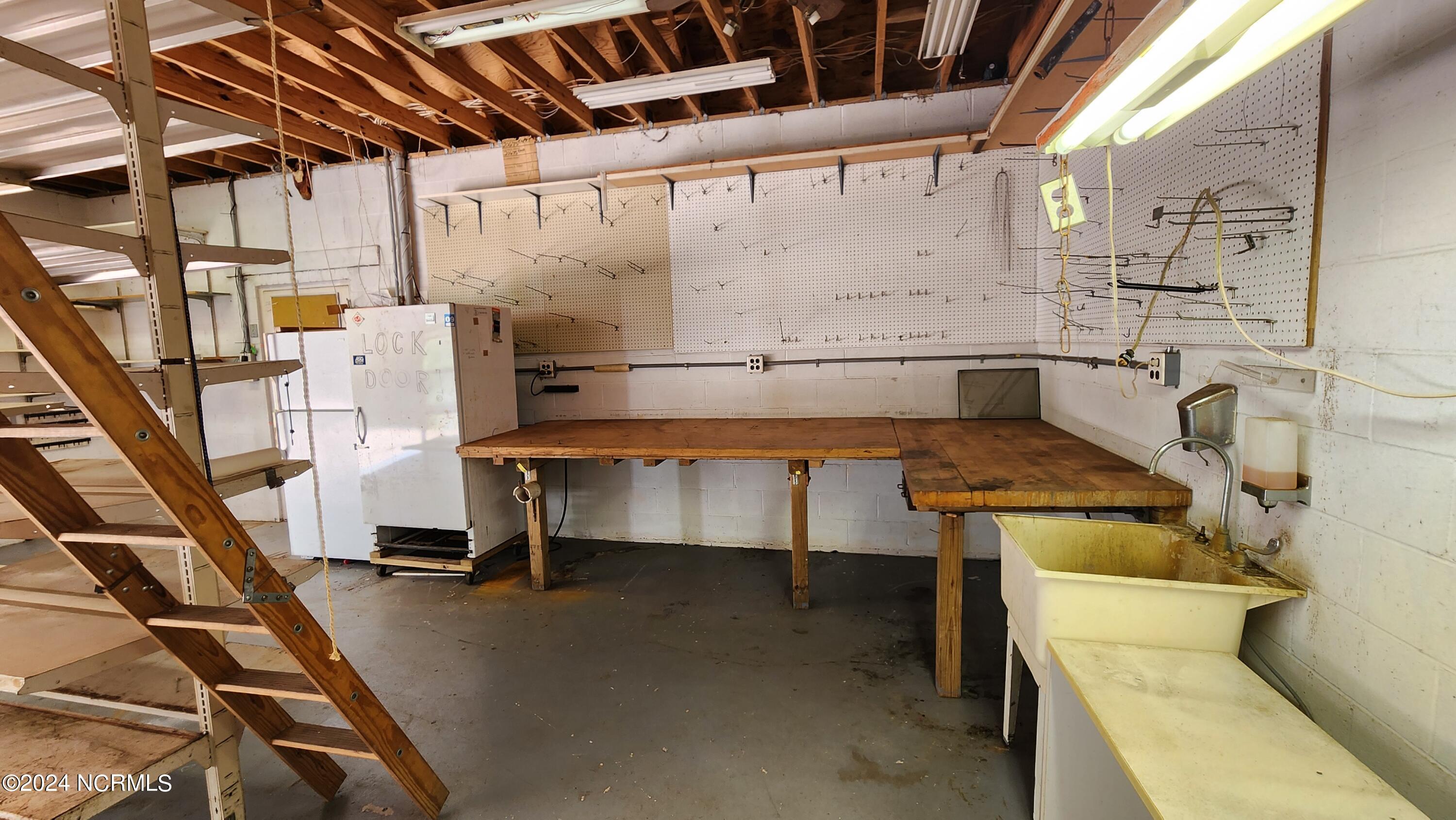 212 Old Nassau Road Property Photo 7