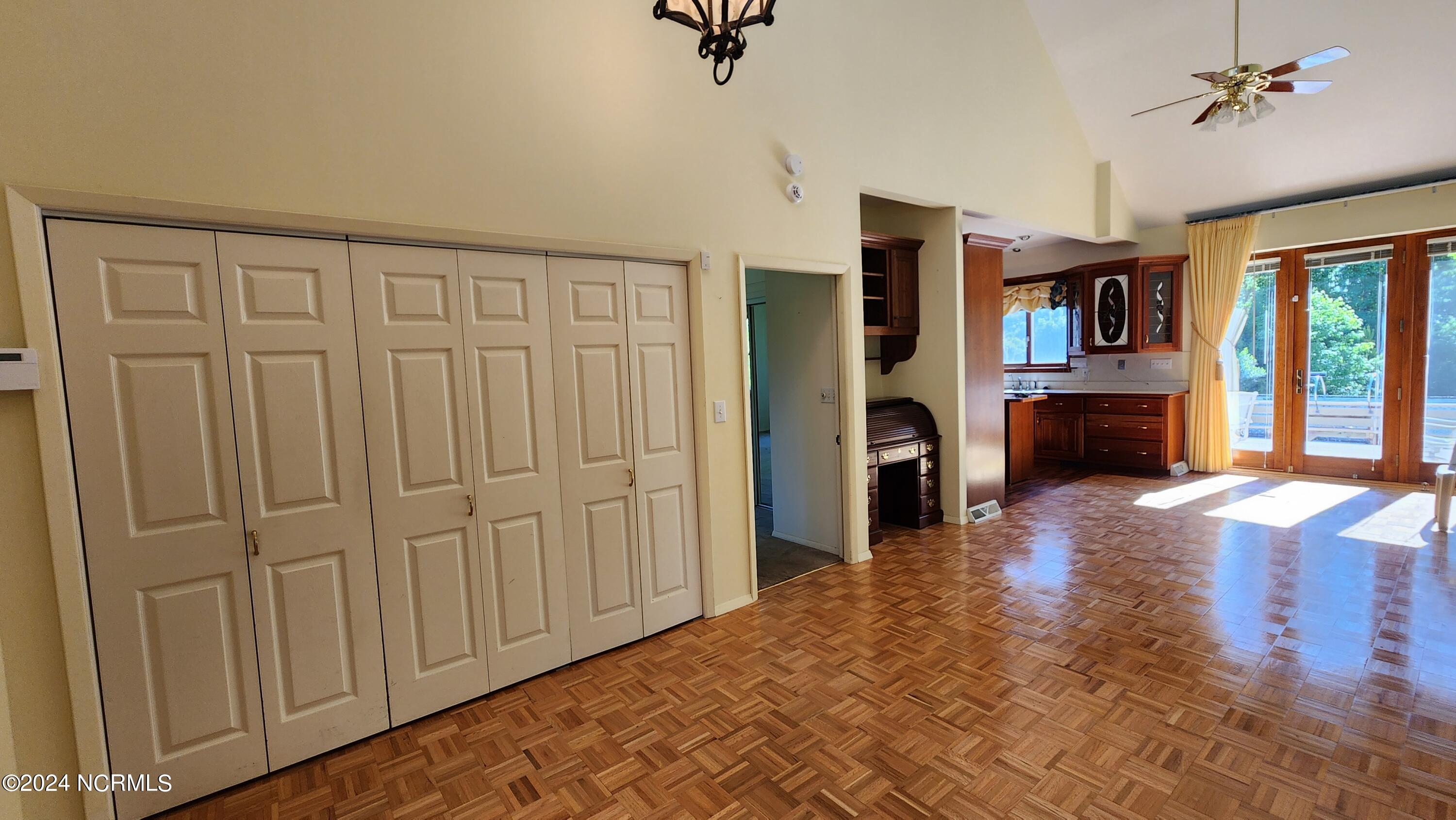 212 Old Nassau Road Property Photo 22