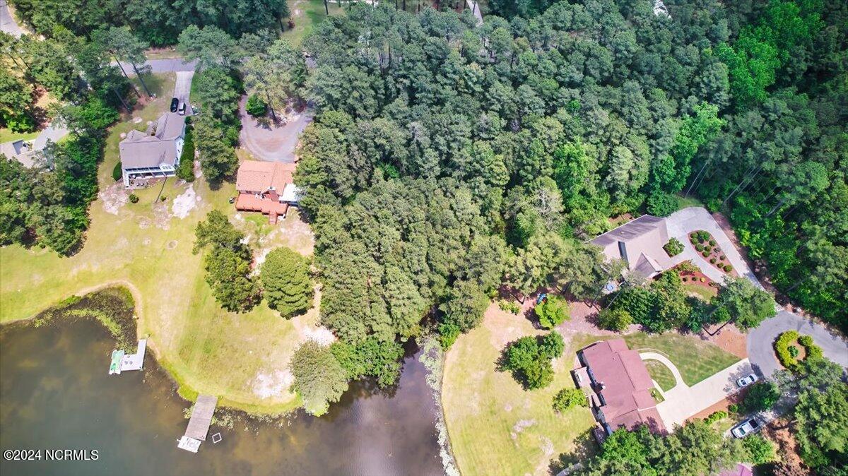16 Lakeshore Drive Property Photo 5