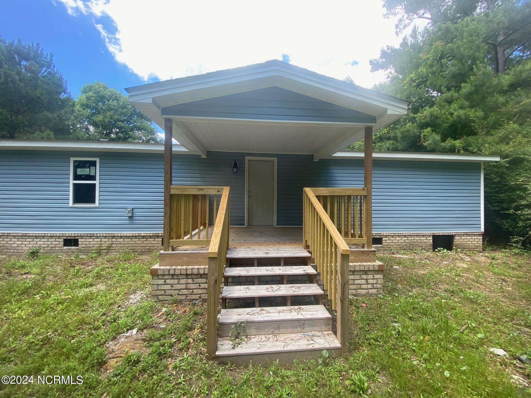 825 Wards Court Property Photo 24