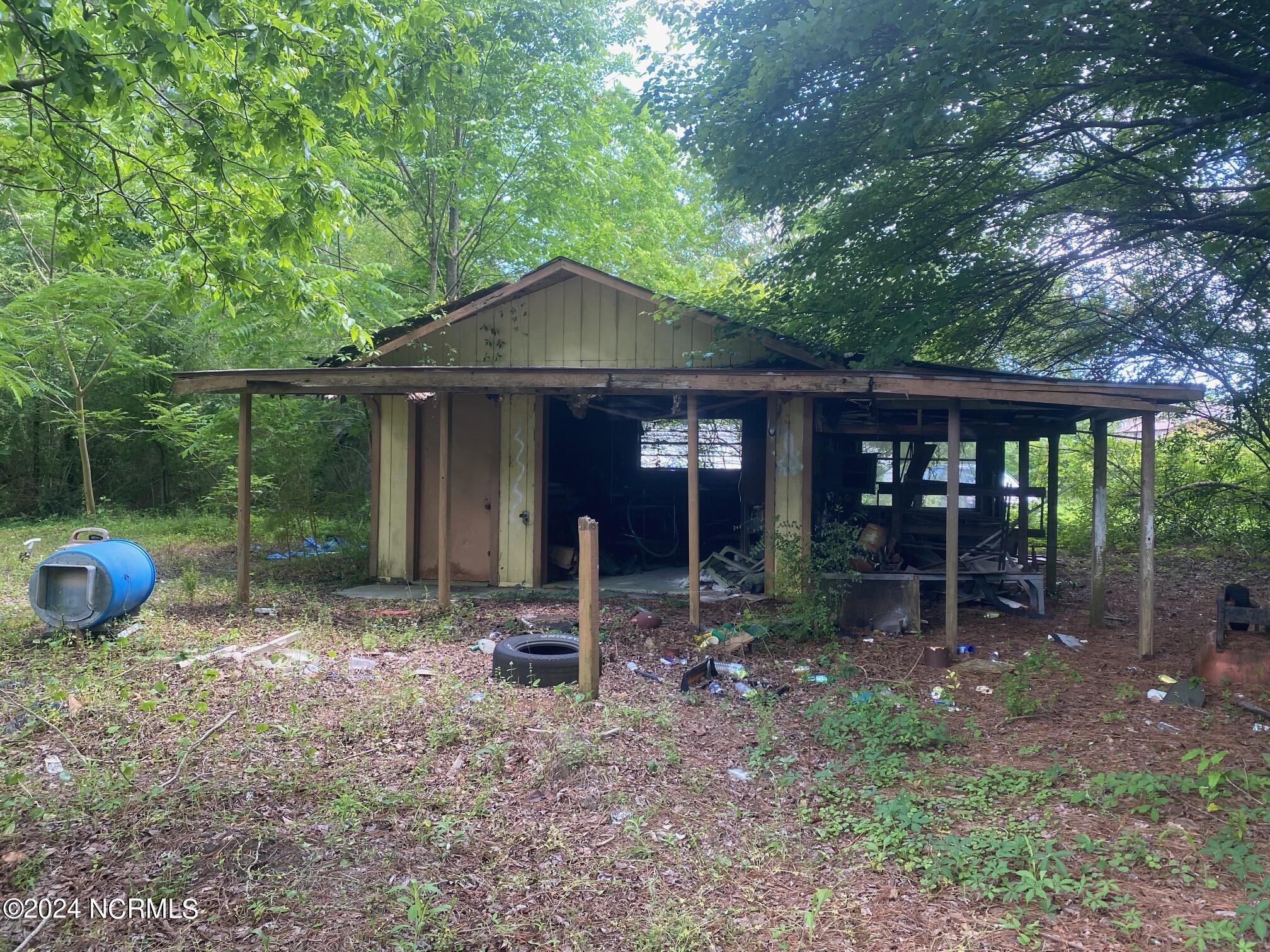 825 Wards Court Property Photo 27