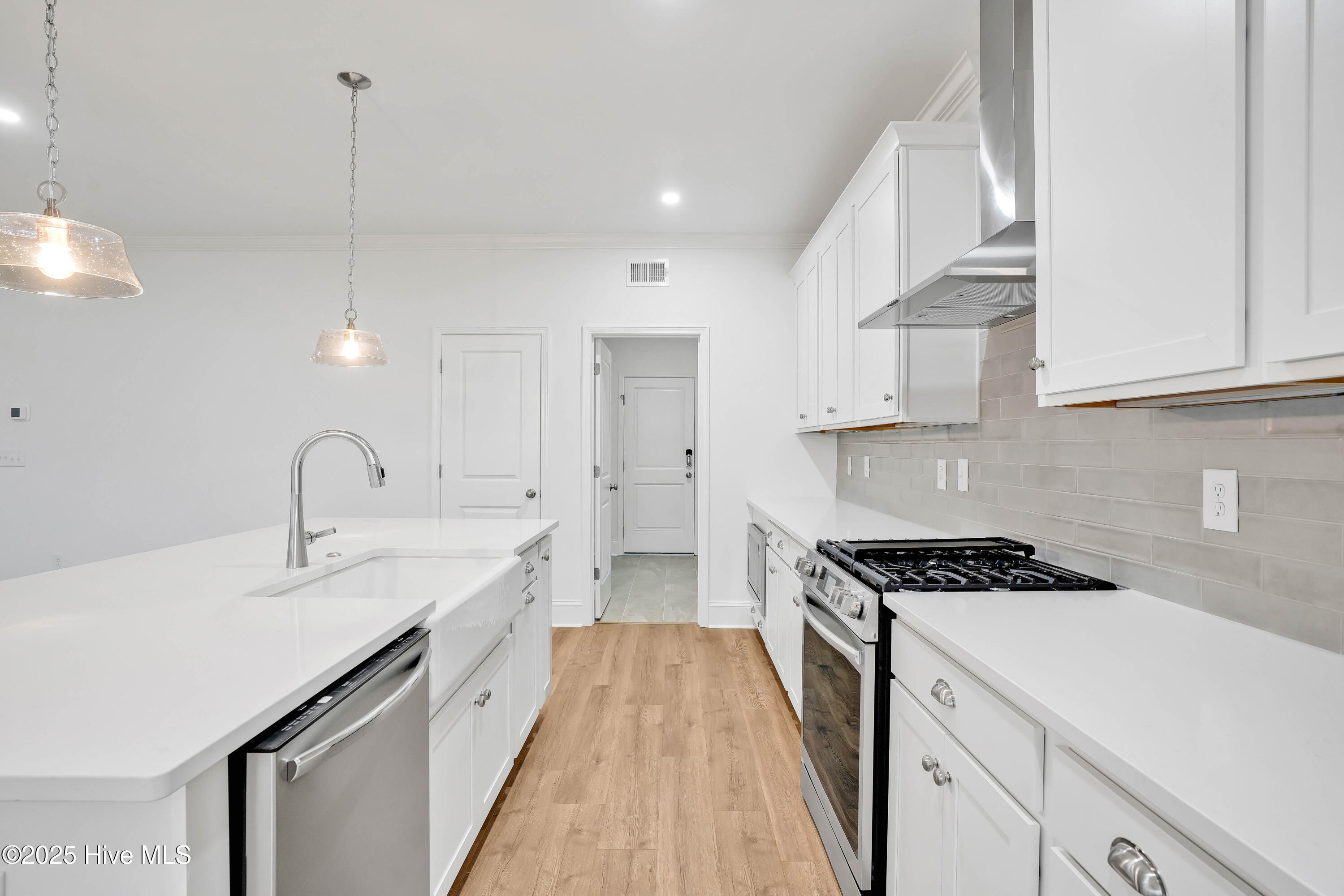 1320 Trisail Terrace Property Photo 13
