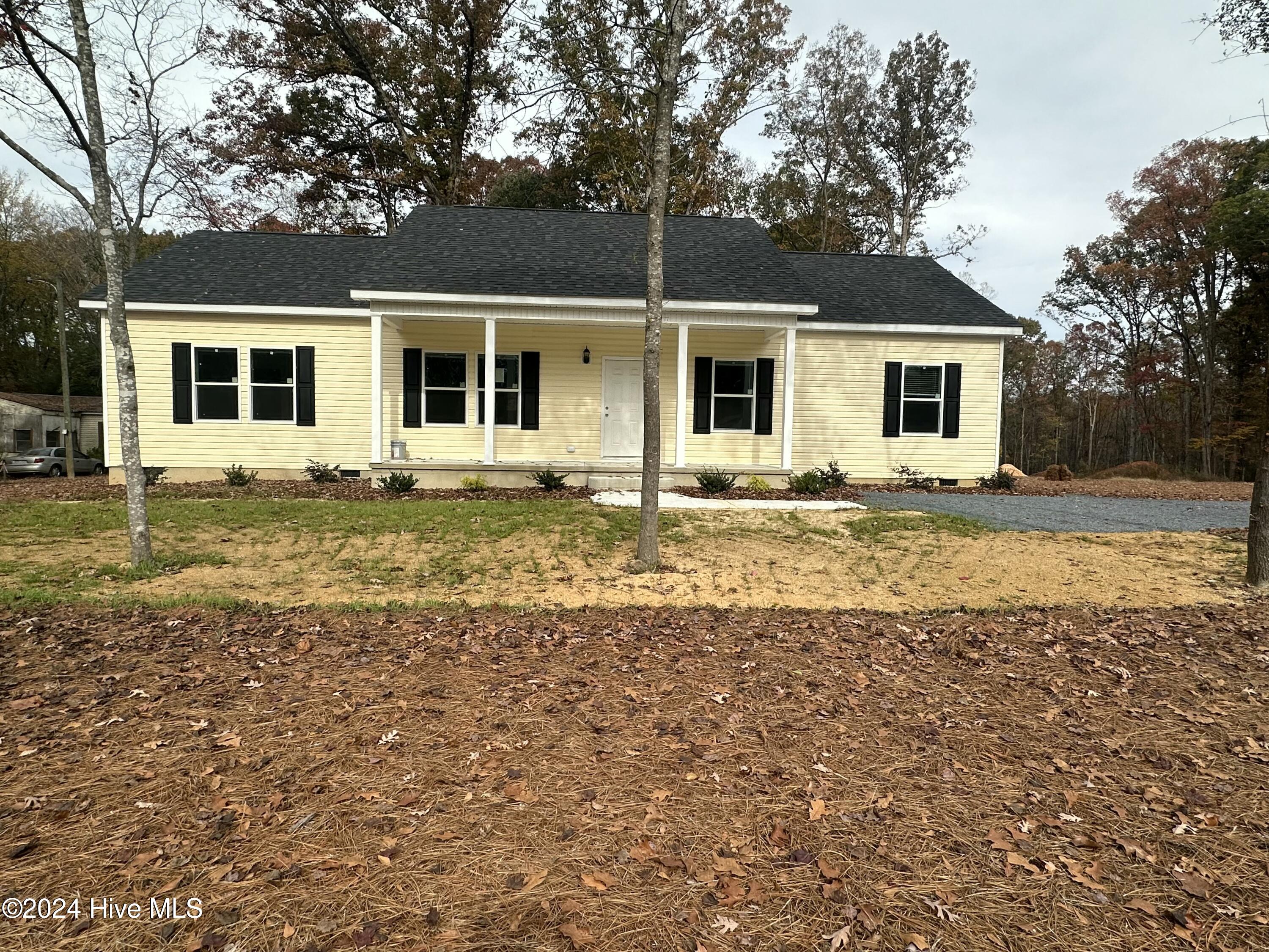 105 Holmes Lane Property Photo 1