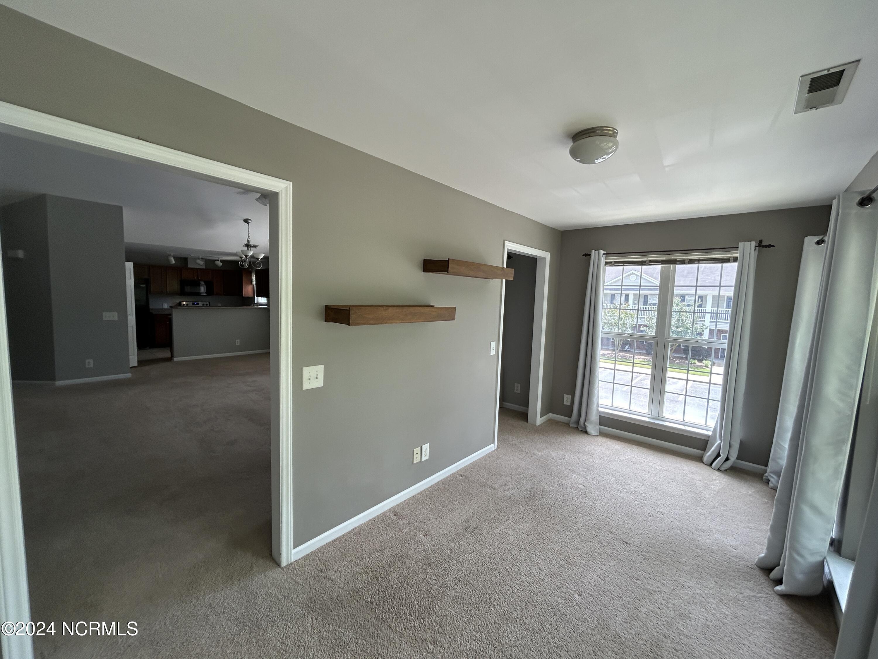 2404 King Richard Court E Property Photo 4