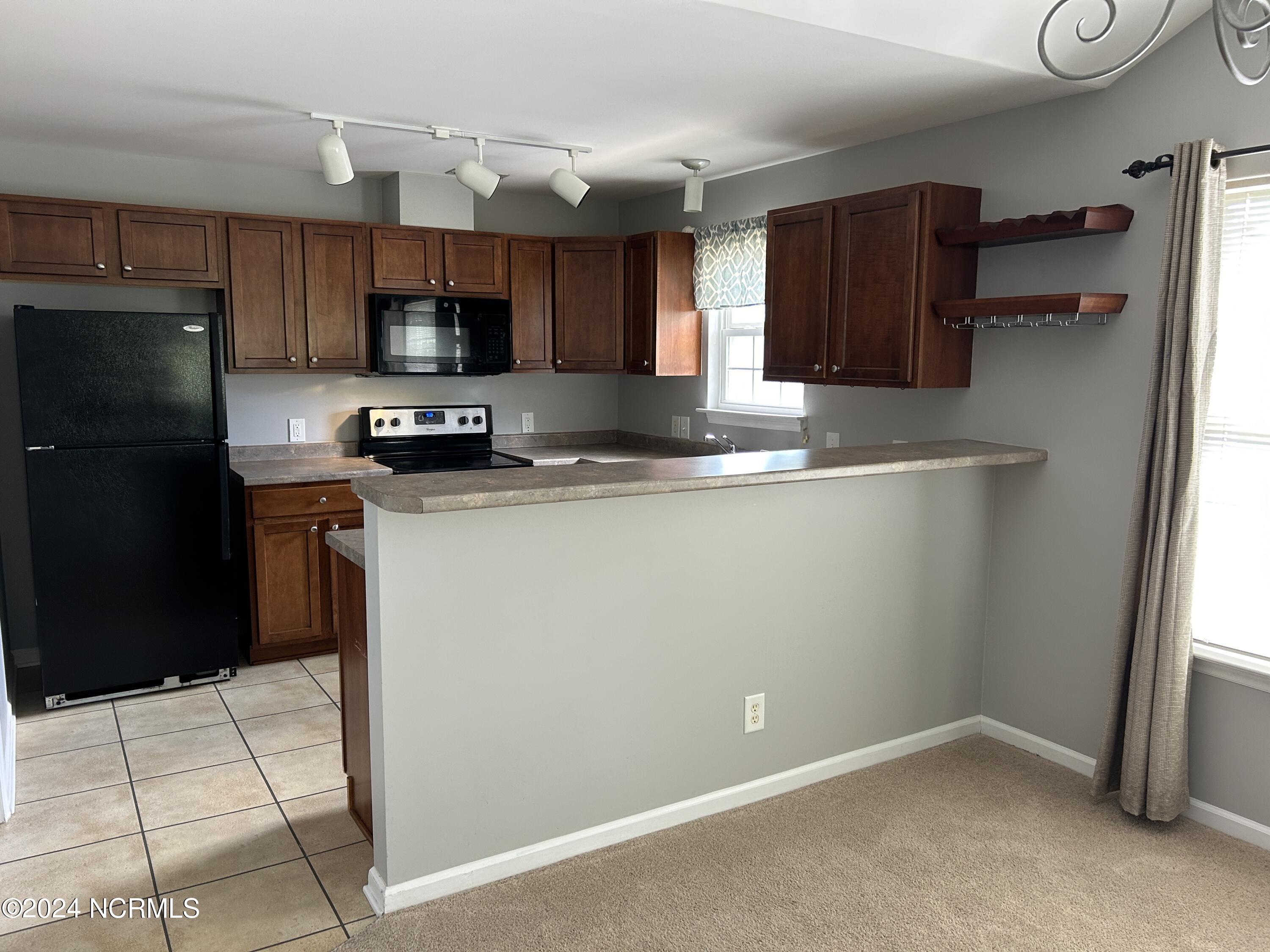 2404 King Richard Court E Property Photo 6