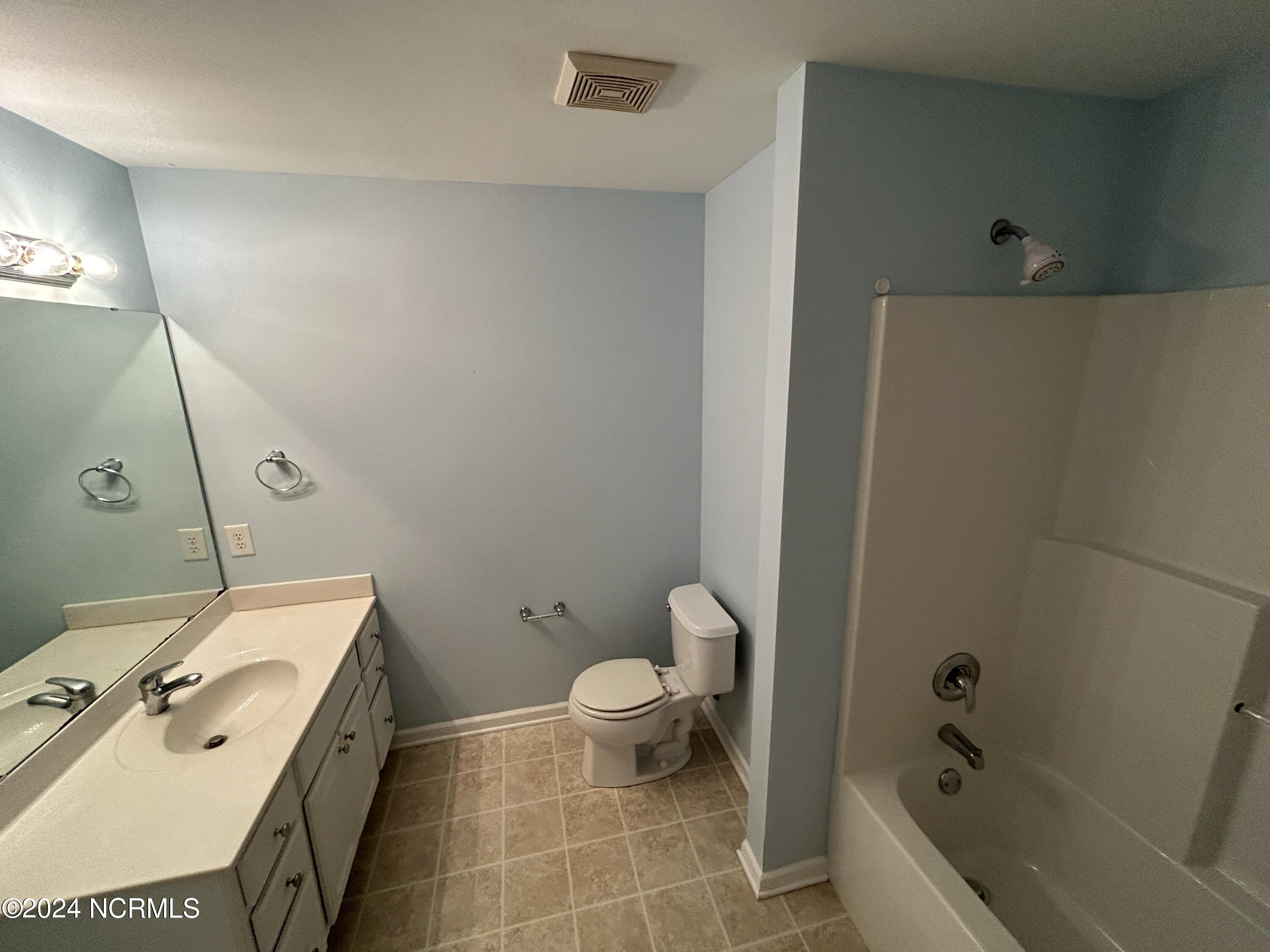 2404 King Richard Court E Property Photo 15