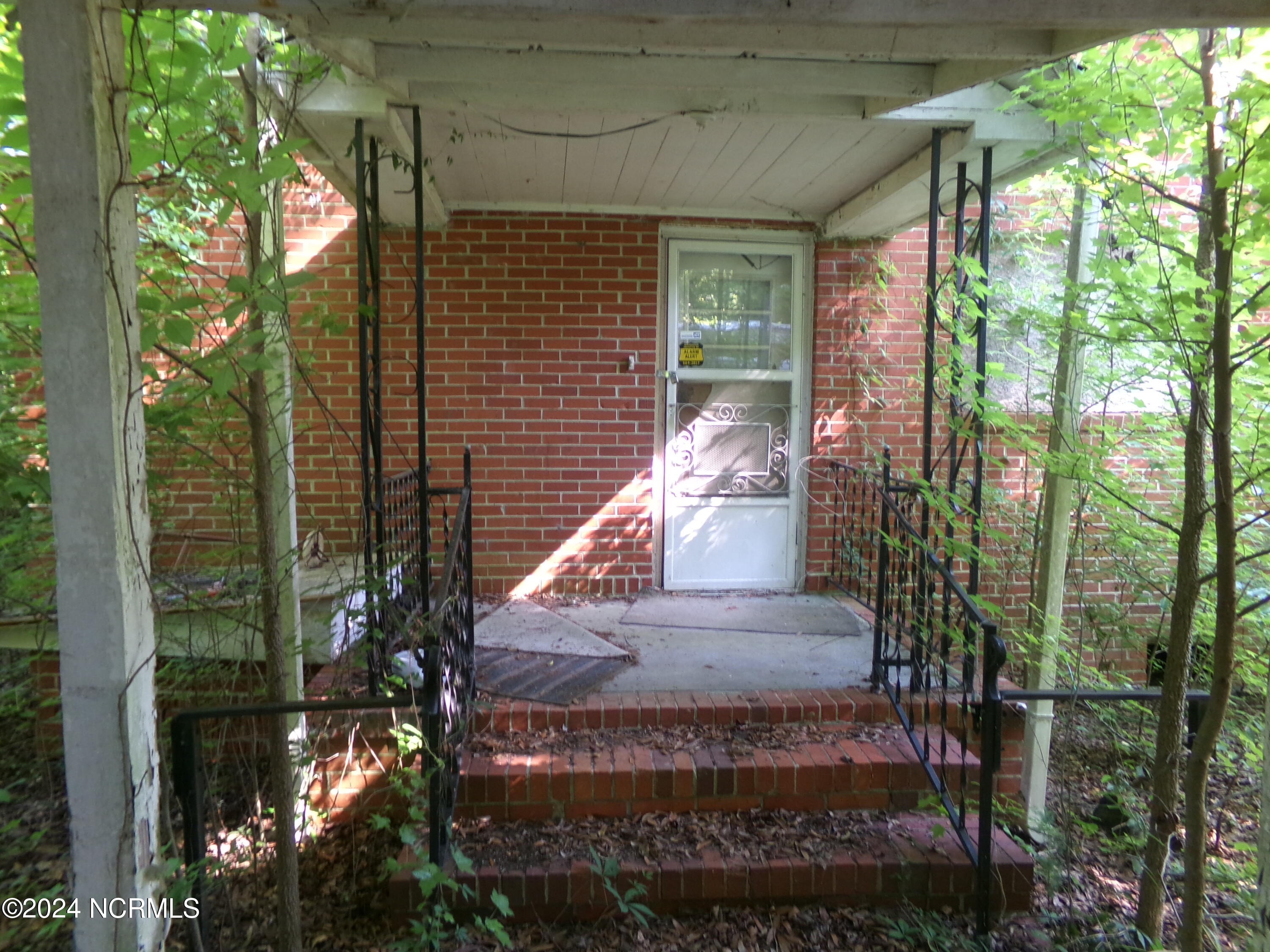 1010 Academy Street Property Photo 8
