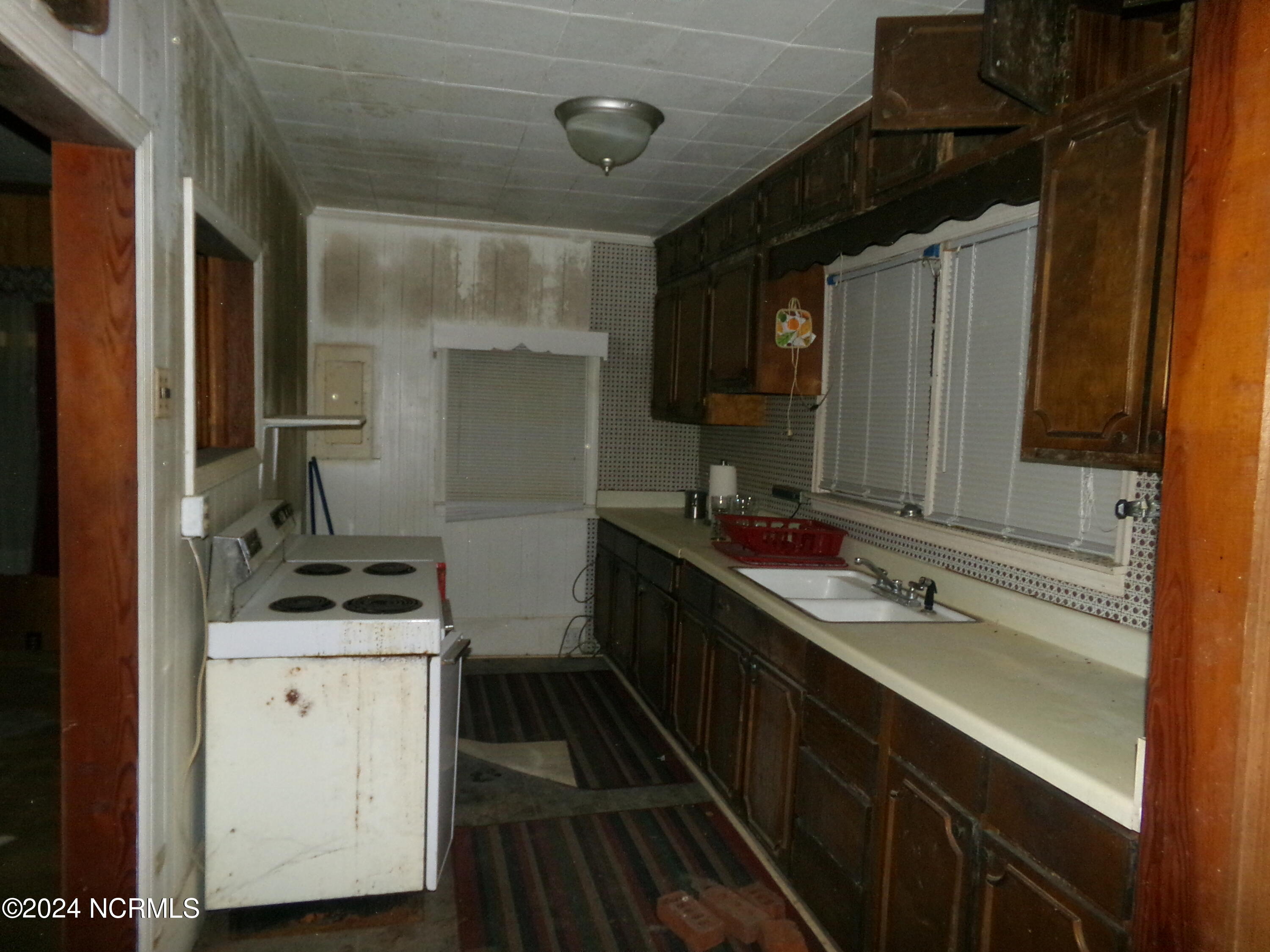 1010 Academy Street Property Photo 10